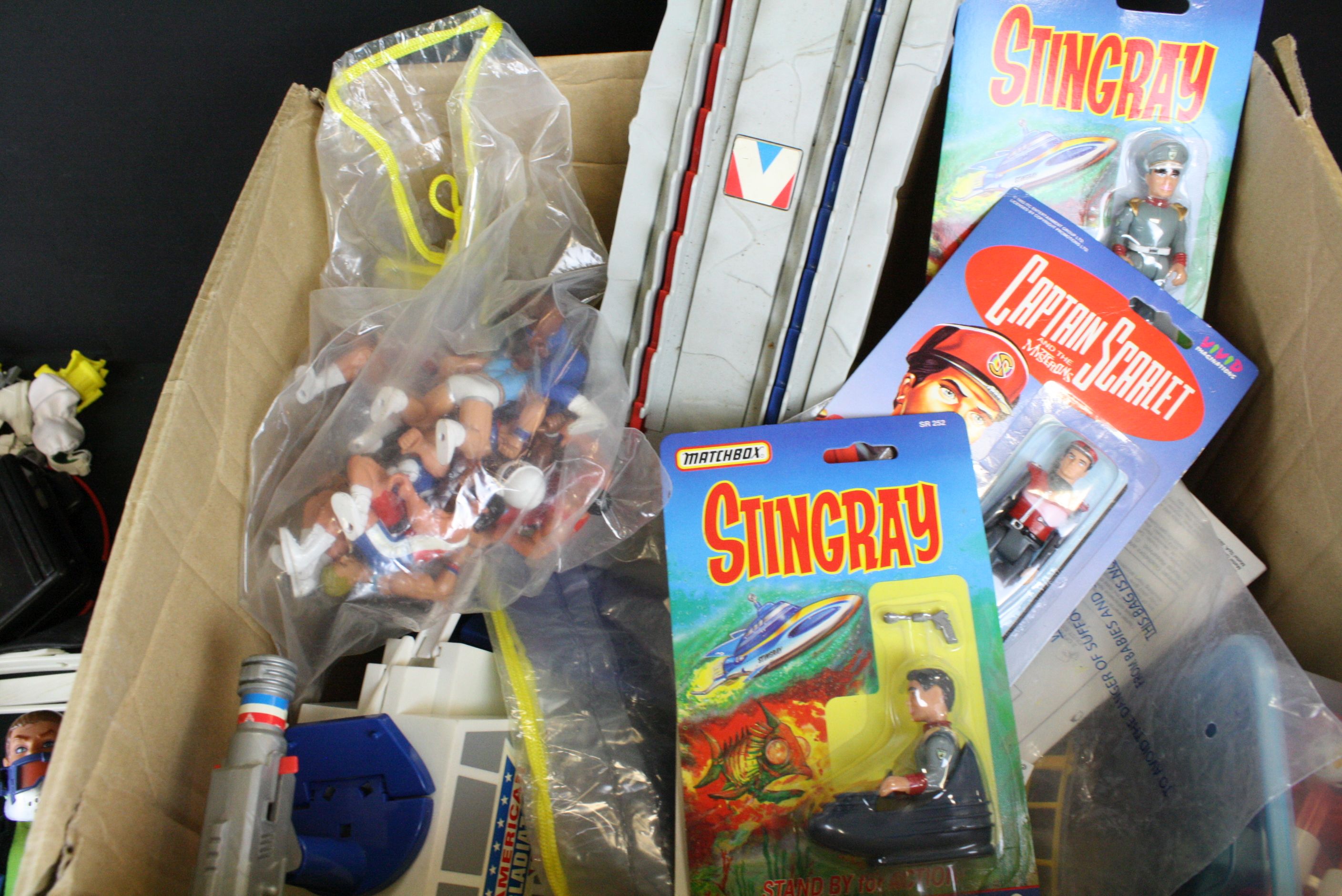 Collection of figures and accessories to include 2 x carded Matchbox Stingray figures (Commander Sam - Image 2 of 5