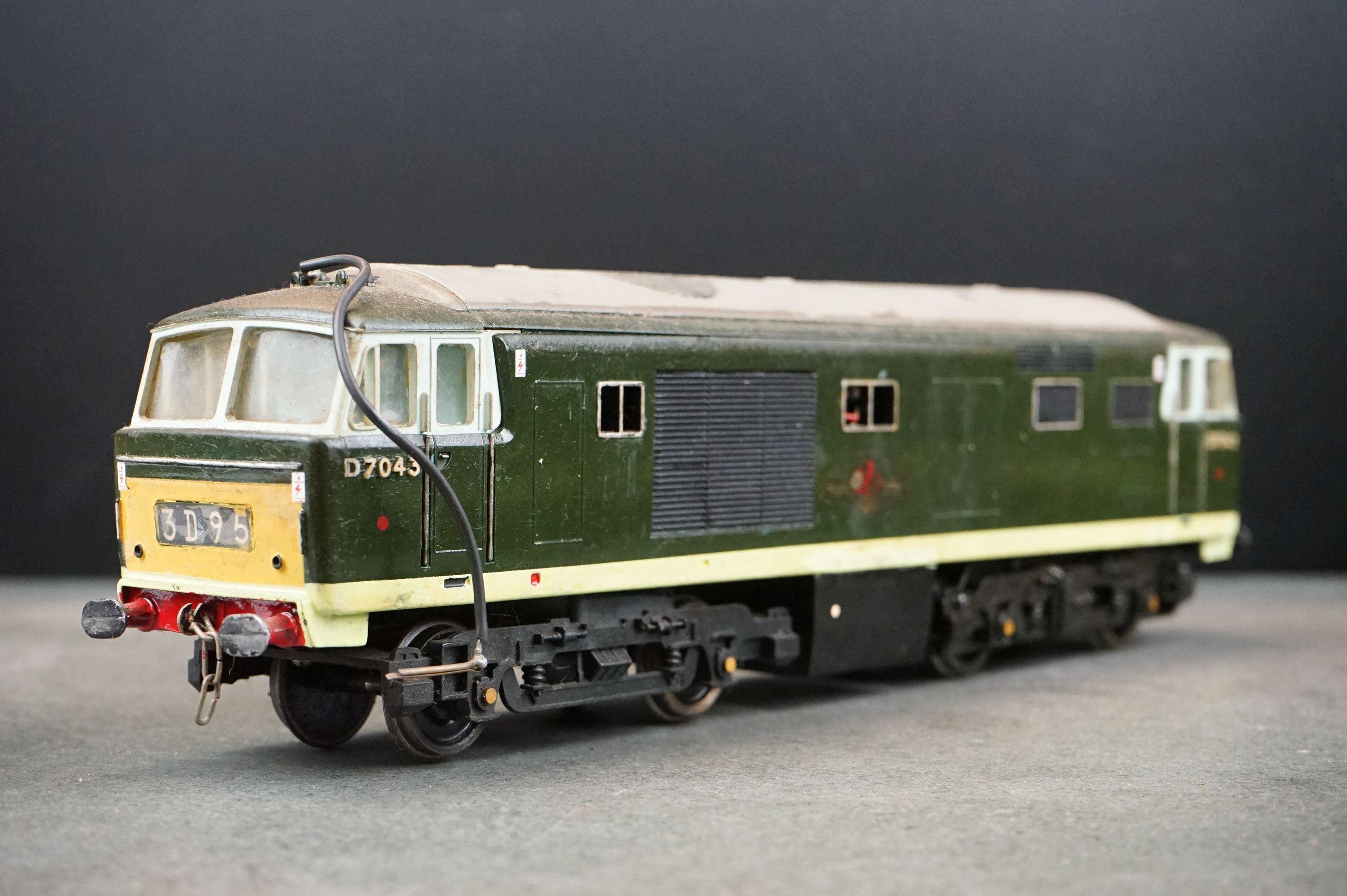 Three kit built O gauge Diesel locomotives in BR green livery to include D7043, D7054 & D7021, - Image 4 of 18