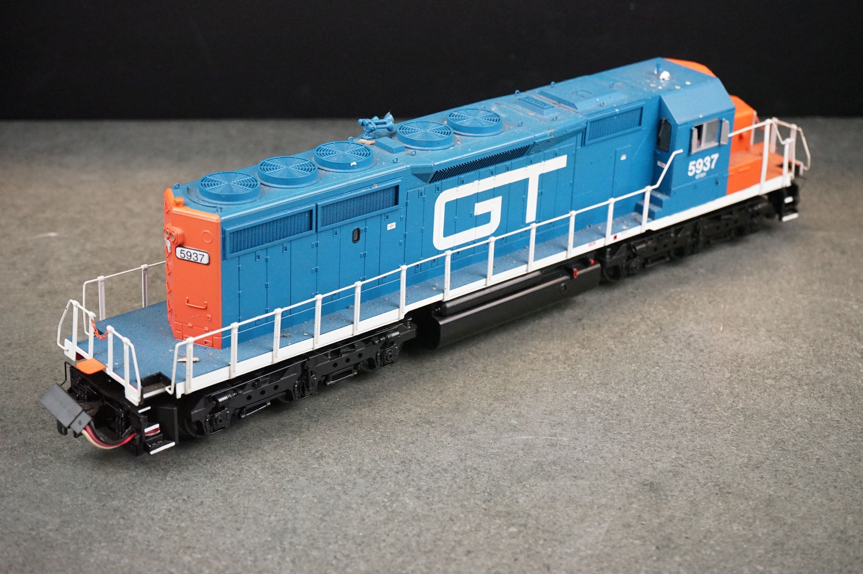 Boxed MTH Electric Trains O gauge 20-20024-3 SD40-2 Diesel Engine Grand Trunk Western (#5937) - Image 4 of 7