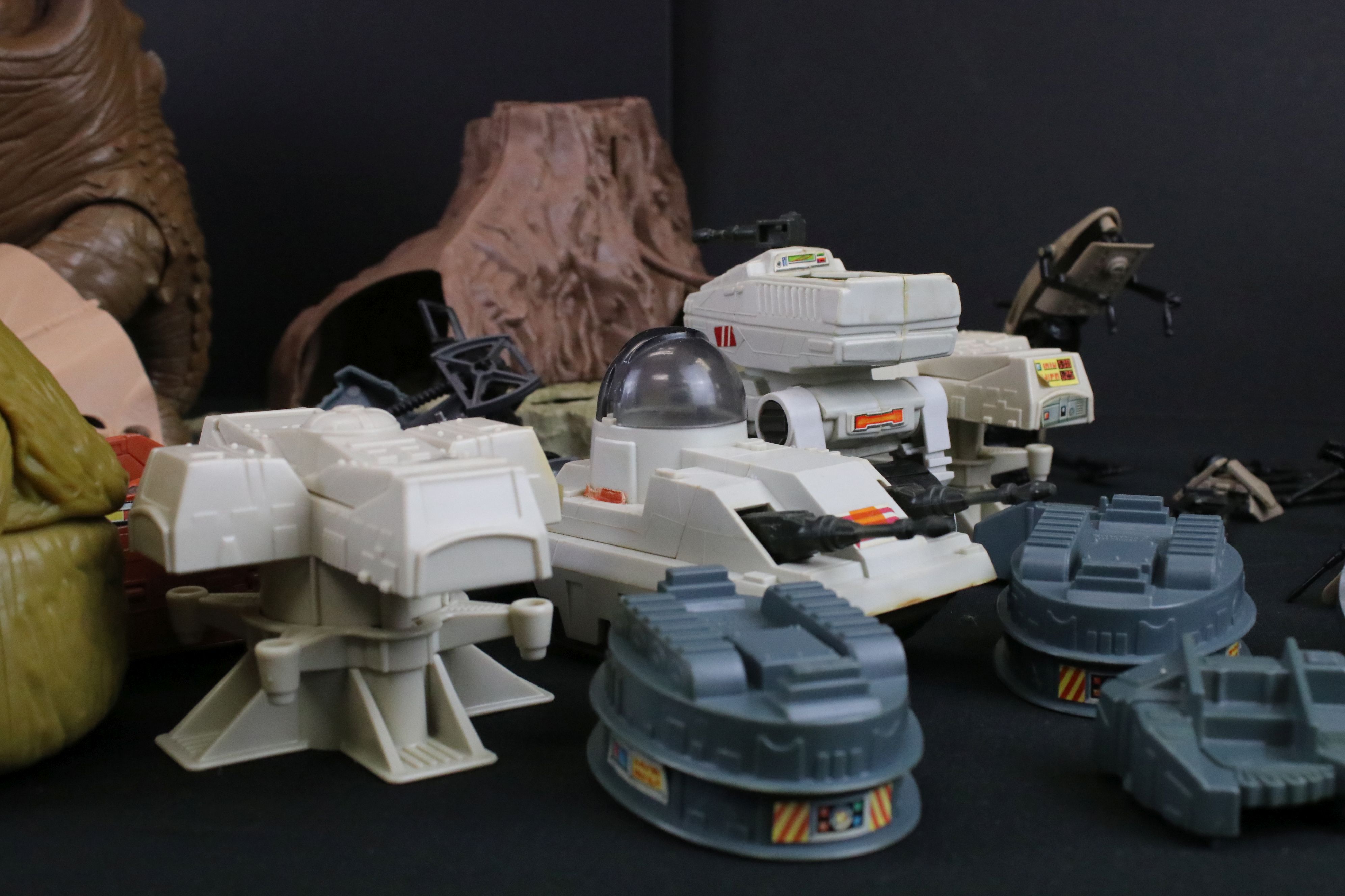 Star Wars - 19 original items to include 2 x Scout Bikes, Ewok Assault Catapult, Ewok Combat Glider, - Image 14 of 15