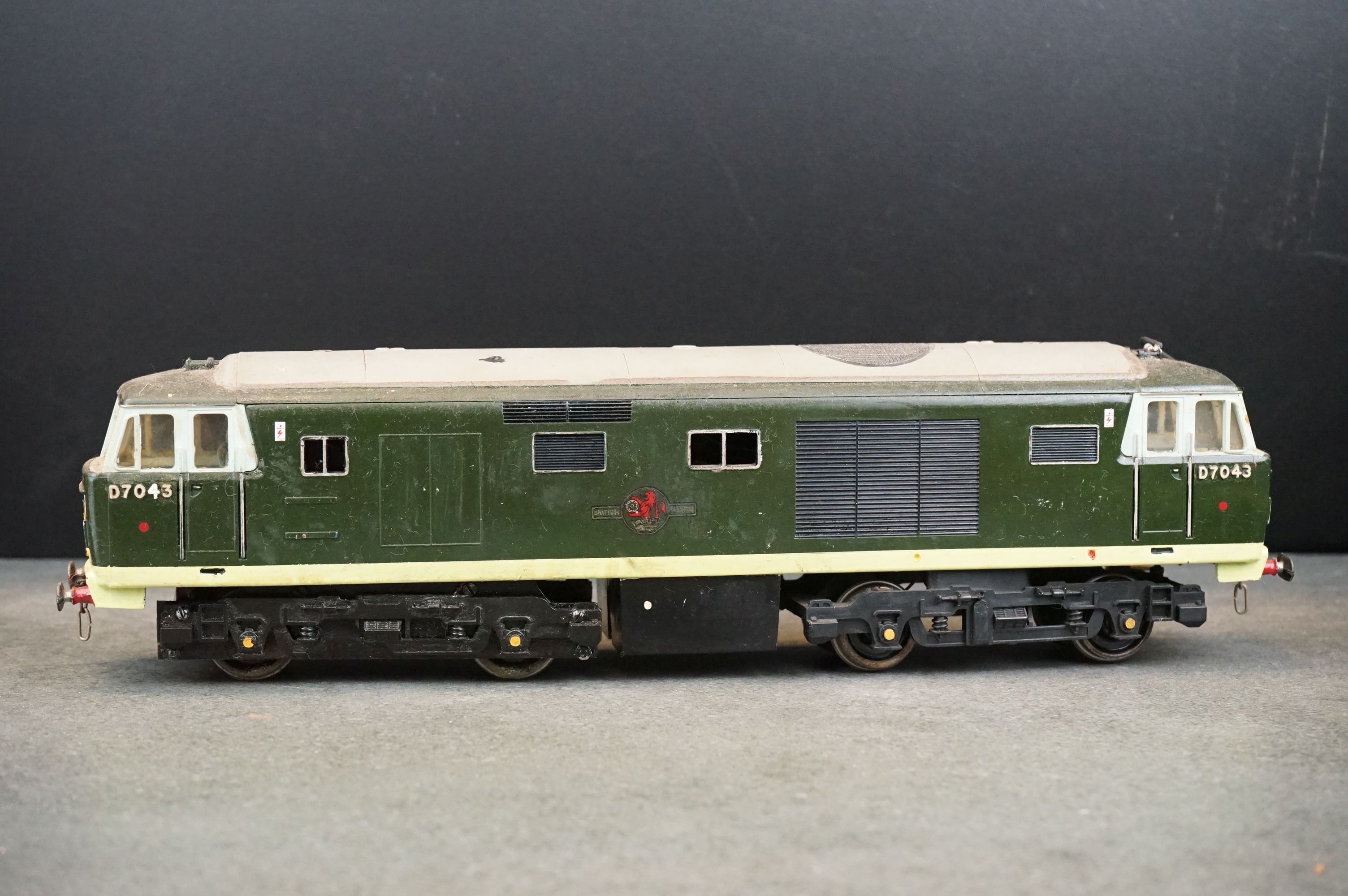 Three kit built O gauge Diesel locomotives in BR green livery to include D7043, D7054 & D7021, - Image 2 of 18