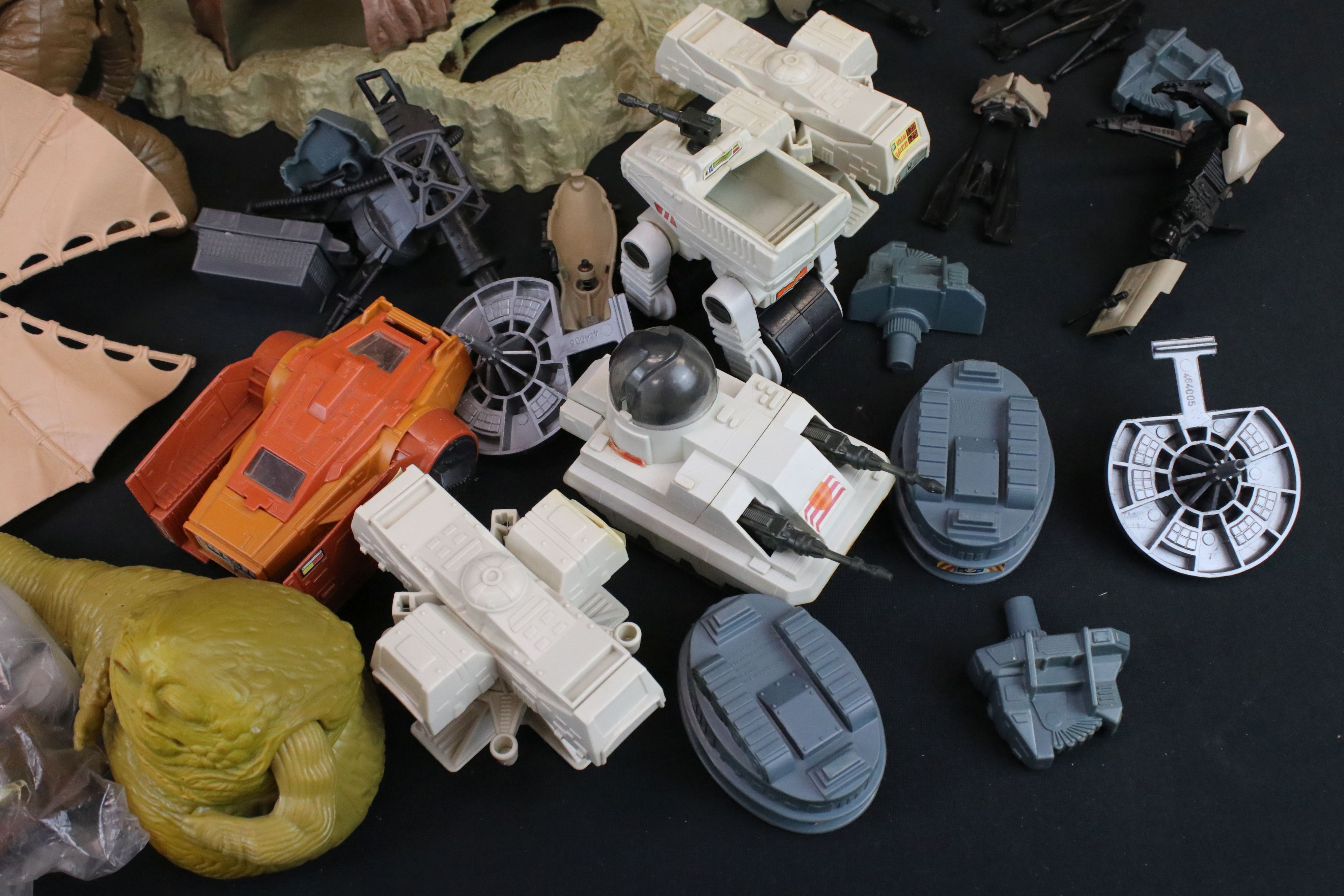 Star Wars - 19 original items to include 2 x Scout Bikes, Ewok Assault Catapult, Ewok Combat Glider, - Image 7 of 15