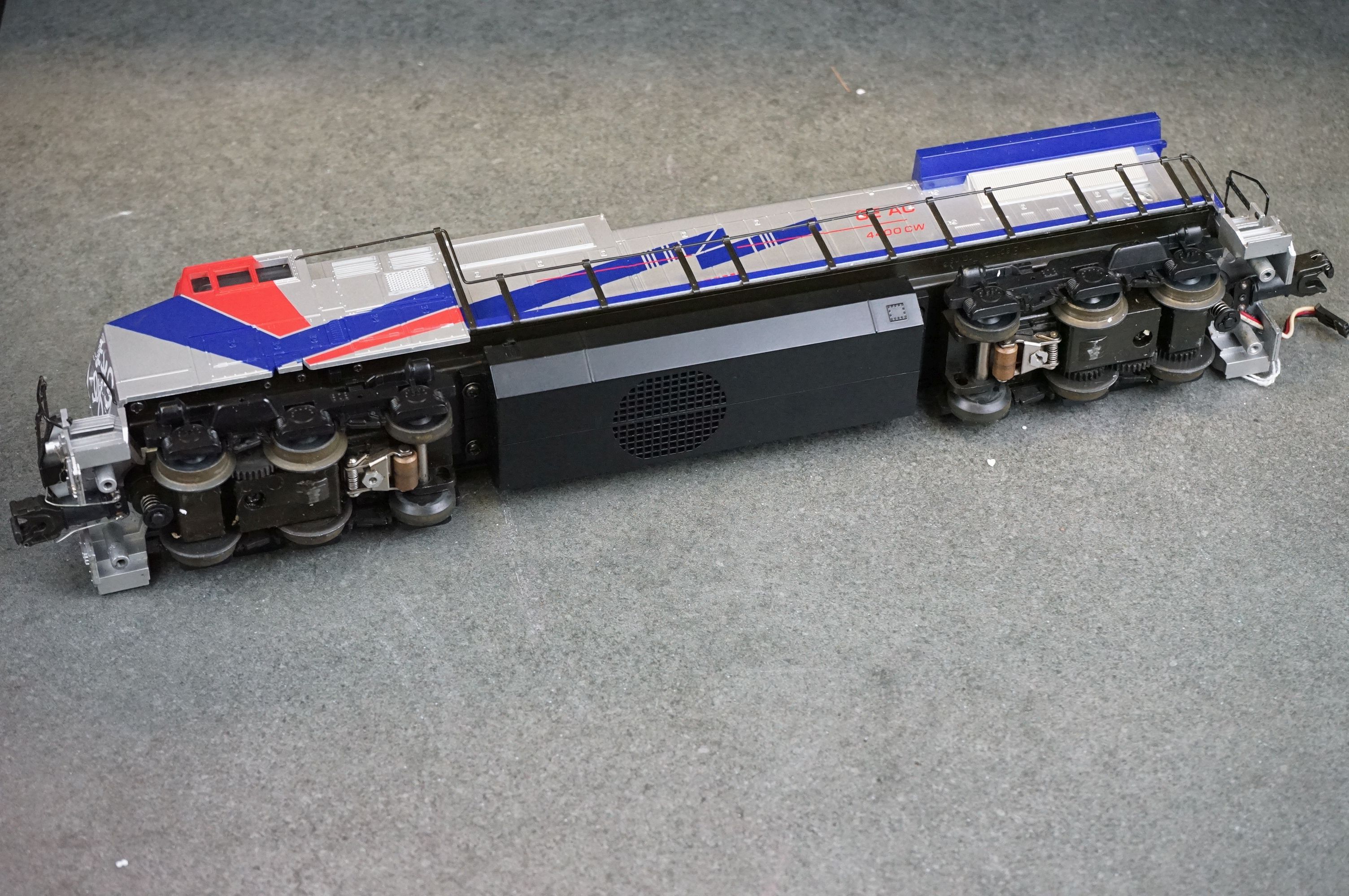 Boxed MTH Electric Trains O gauge 20-2160-1 GE Dash-9 Diesel GE Demo with Proto-Sound locomotive - Image 7 of 8