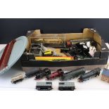 Quantity of Hornby Dublo & OO gauge model railway to include R356 Locomotive, rolling stock,