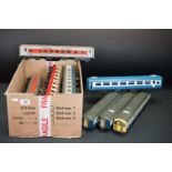 10 O gauge items of rolling stock, all coaches, plus a set of 3 connected coaches with custom