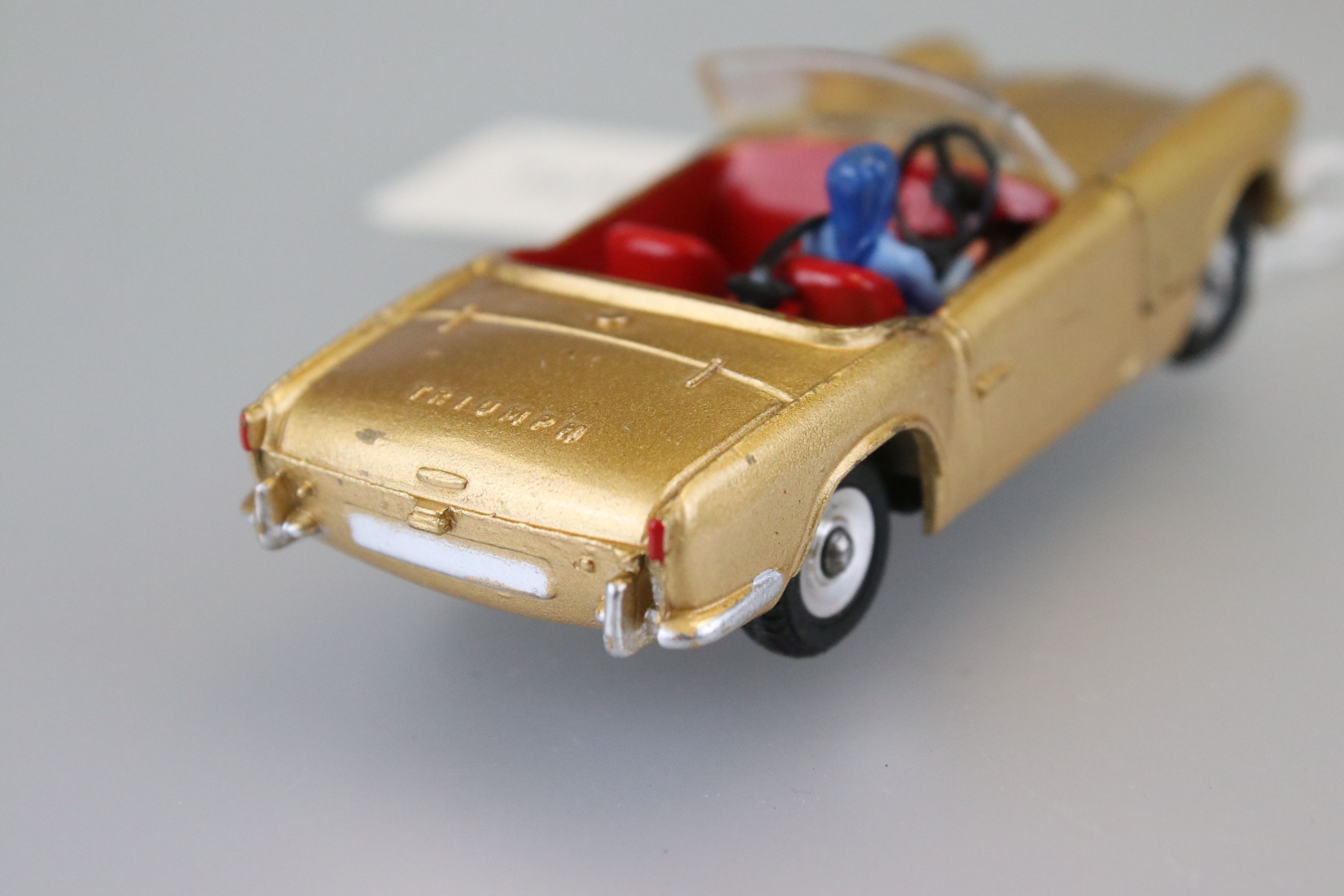 Two boxed Dinky diecast models to include 114 Triumph Spitfire in gold, with driver and 120 Jaguar E - Image 4 of 13