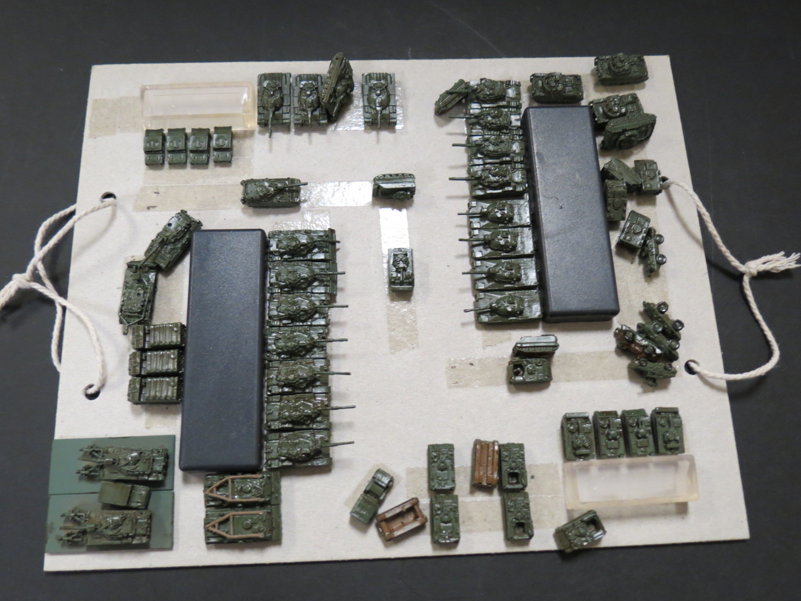 Quantity of war gaming metal figures mainly painted with some part painted & unpainted with a - Image 15 of 16