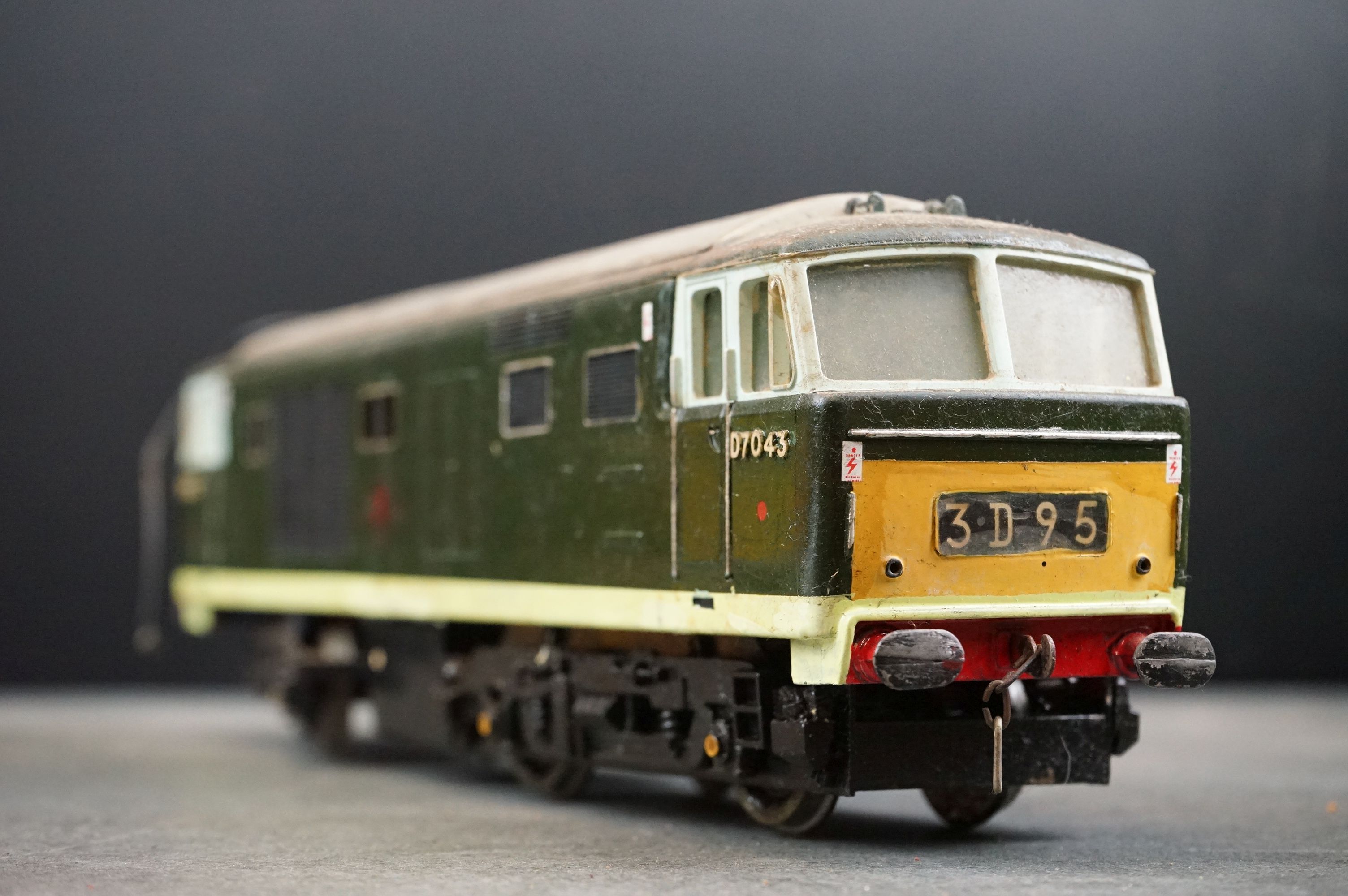 Three kit built O gauge Diesel locomotives in BR green livery to include D7043, D7054 & D7021, - Image 3 of 18