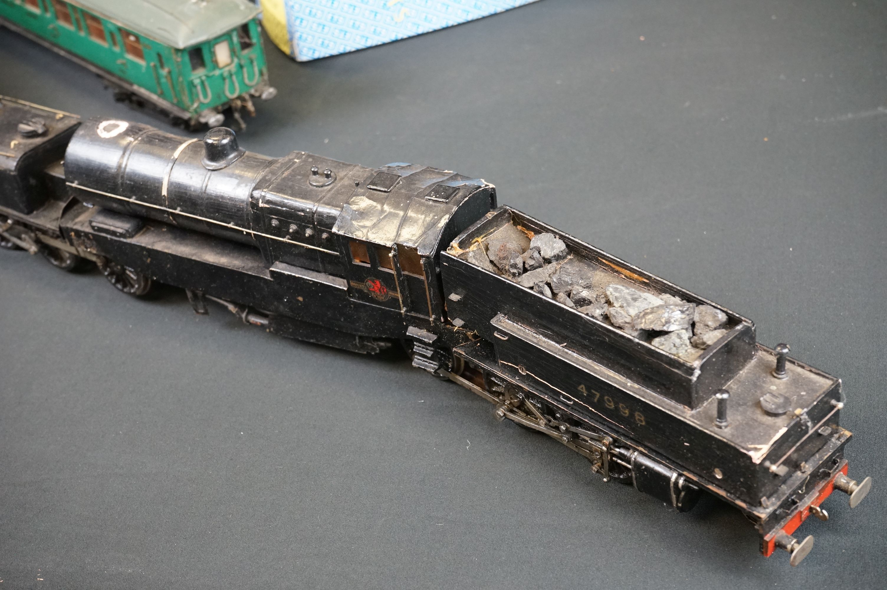 Two scratch /kit built wooden & metal O gauge locomotives in a play worn condition with loose - Image 8 of 8