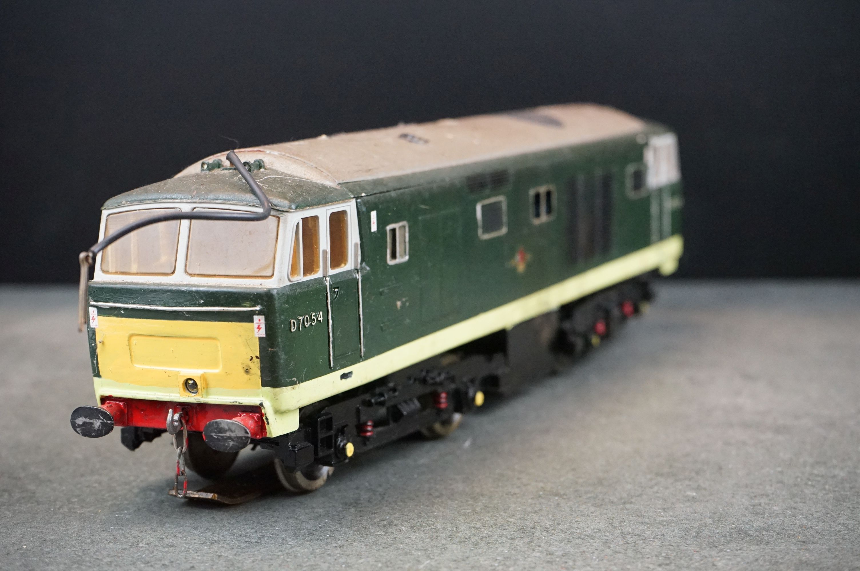 Three kit built O gauge Diesel locomotives in BR green livery to include D7043, D7054 & D7021, - Image 7 of 18