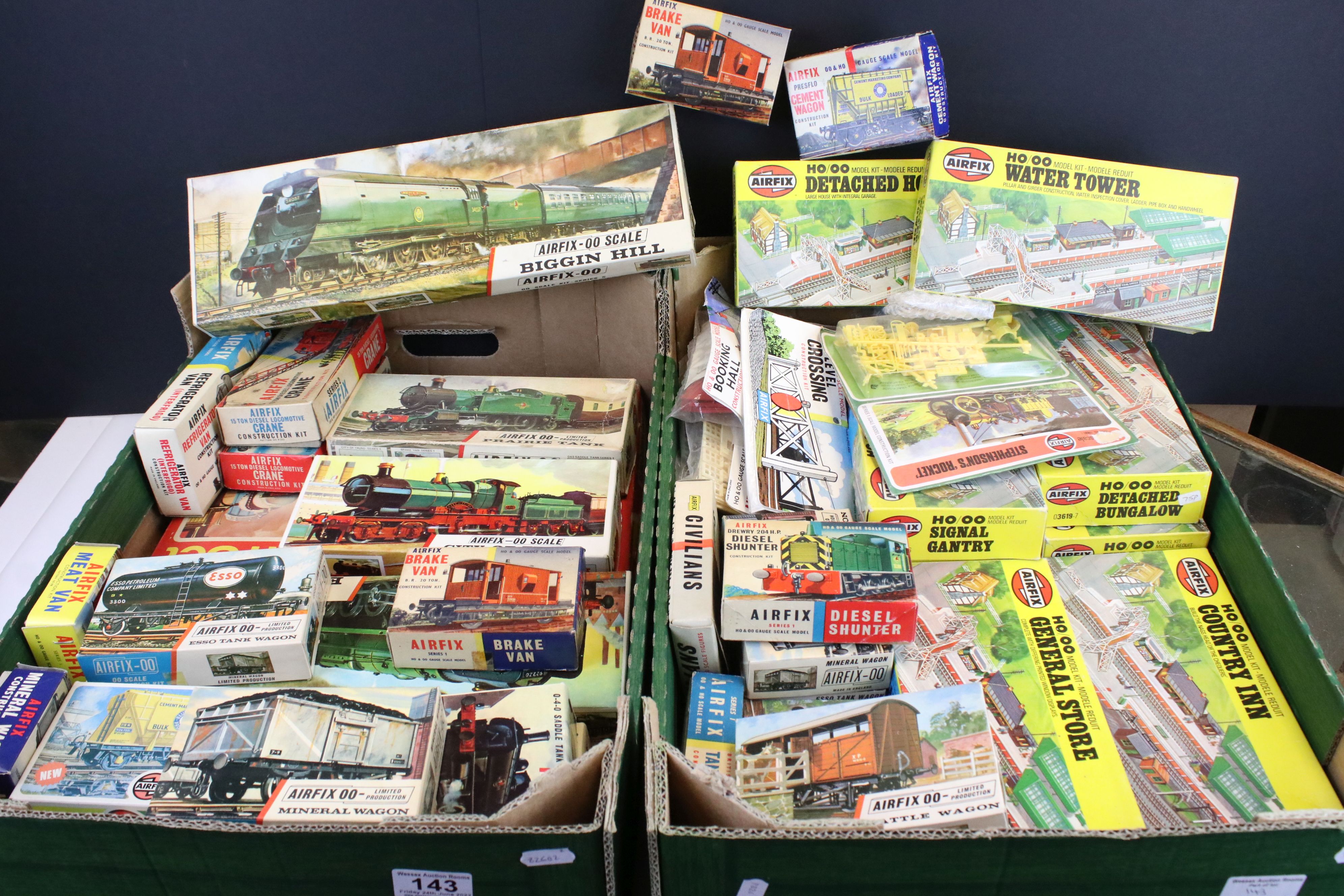 Airfix OO/HO - 44 Boxed & bagged Airfix plastic railway model kits to include 10 x locos (3 x 0-4-