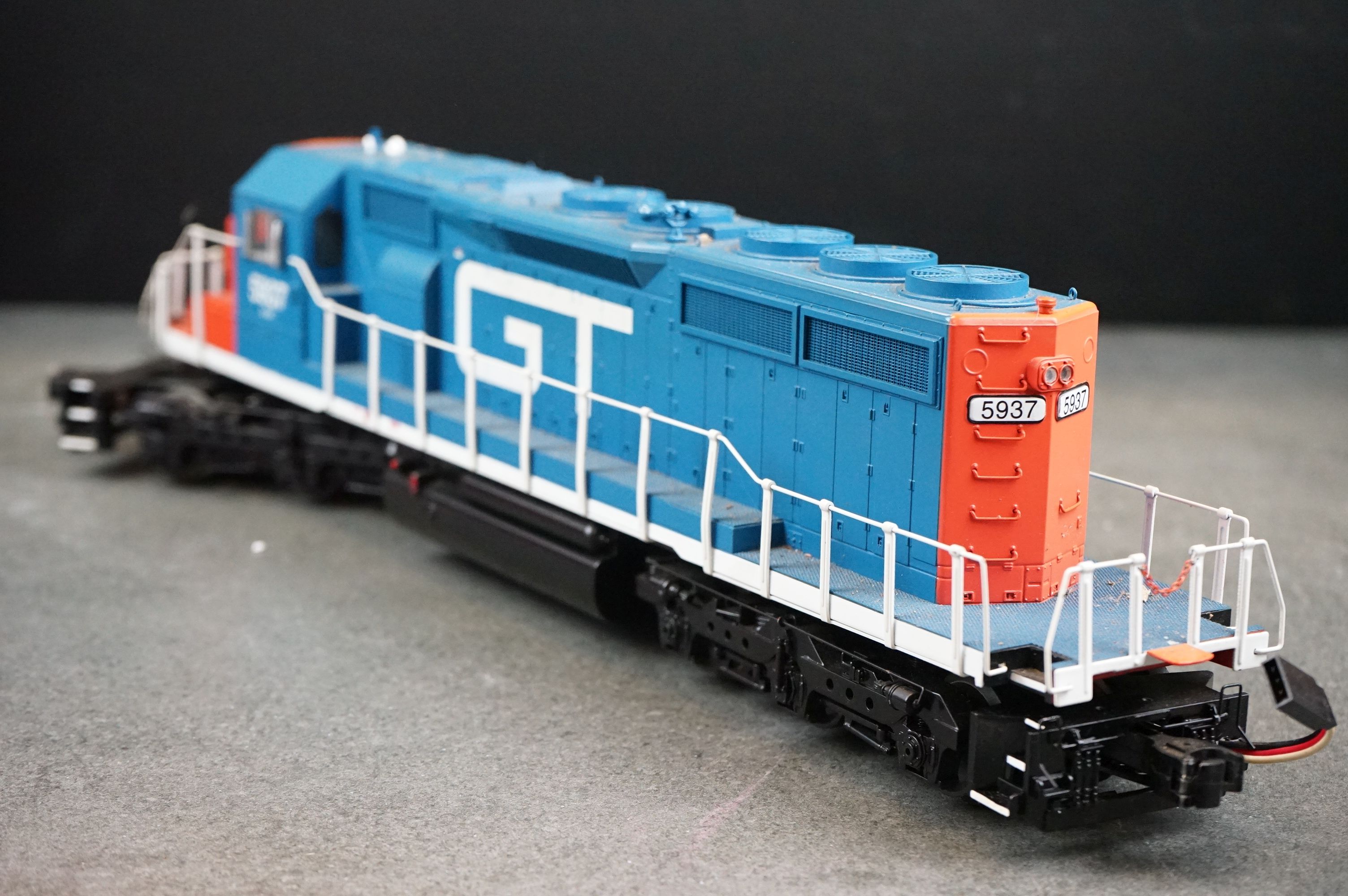 Boxed MTH Electric Trains O gauge 20-20024-3 SD40-2 Diesel Engine Grand Trunk Western (#5937) - Image 3 of 7