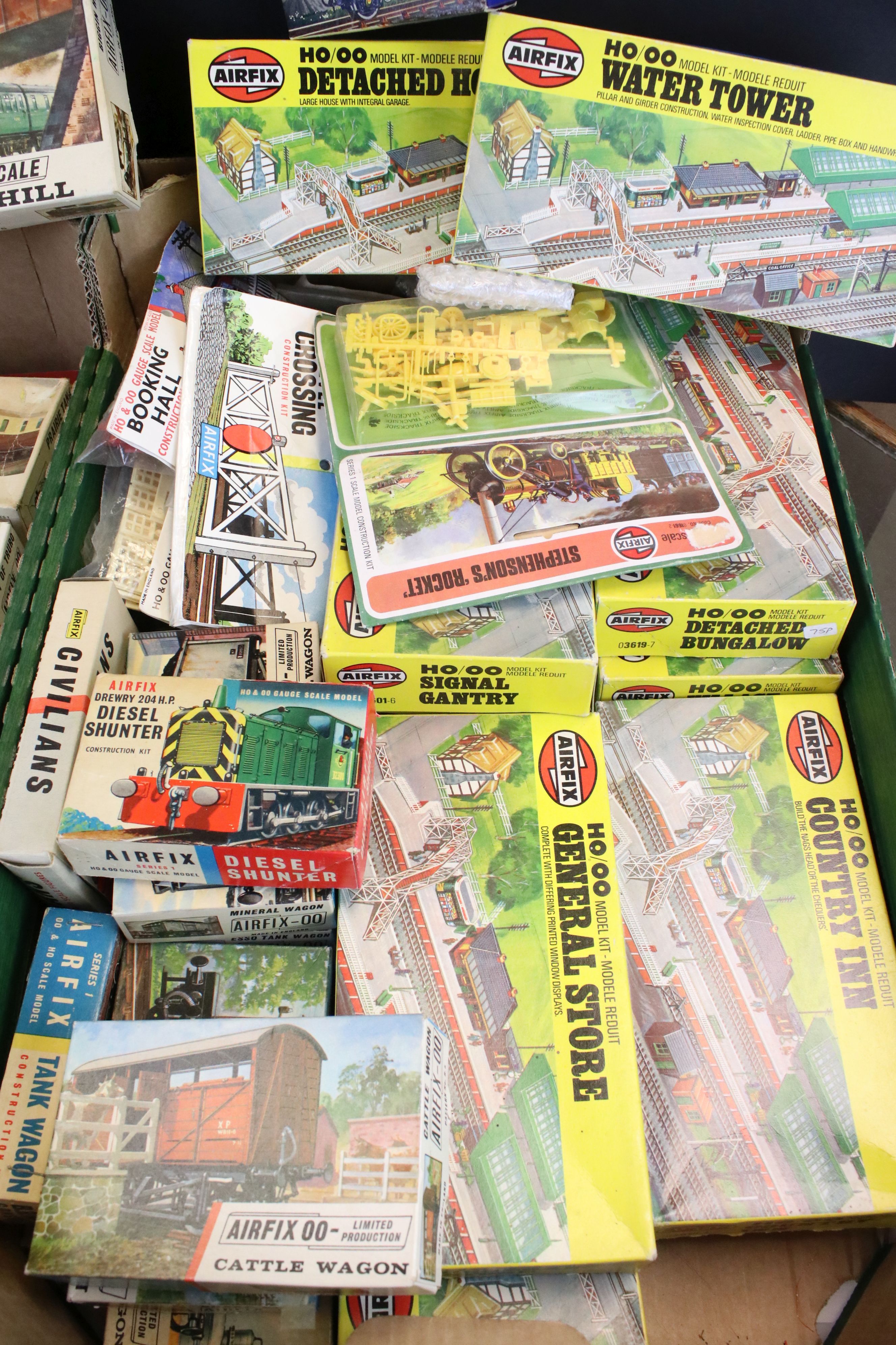Airfix OO/HO - 44 Boxed & bagged Airfix plastic railway model kits to include 10 x locos (3 x 0-4- - Image 3 of 20