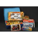 Quantity of boxed & unboxed diecast models to include Matchbox Carry Case containing over 40 diecast