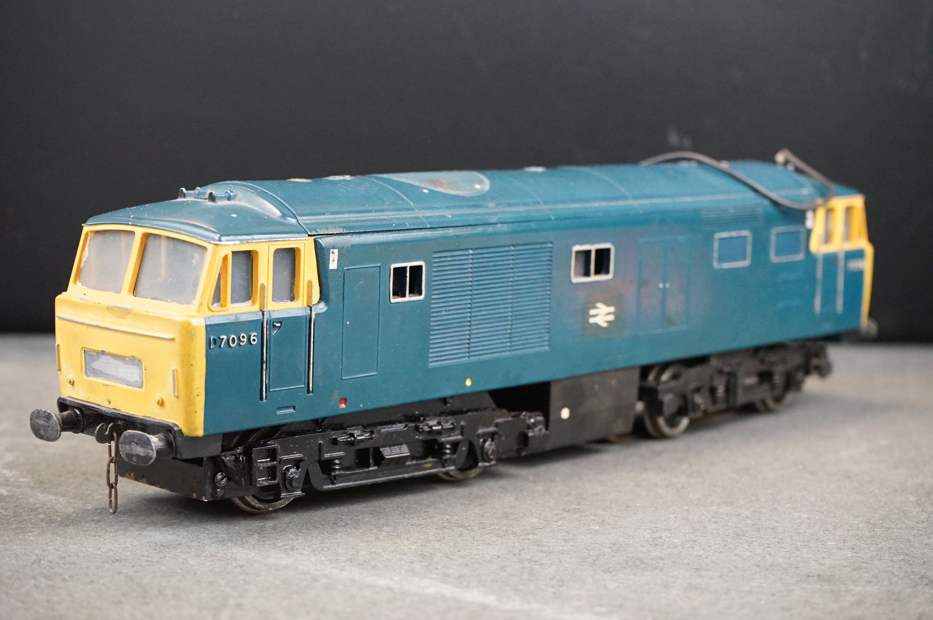 Kit built O gauge D7096 BR Diesel locomotive, plastic & metal, unmarked, made in England, showing