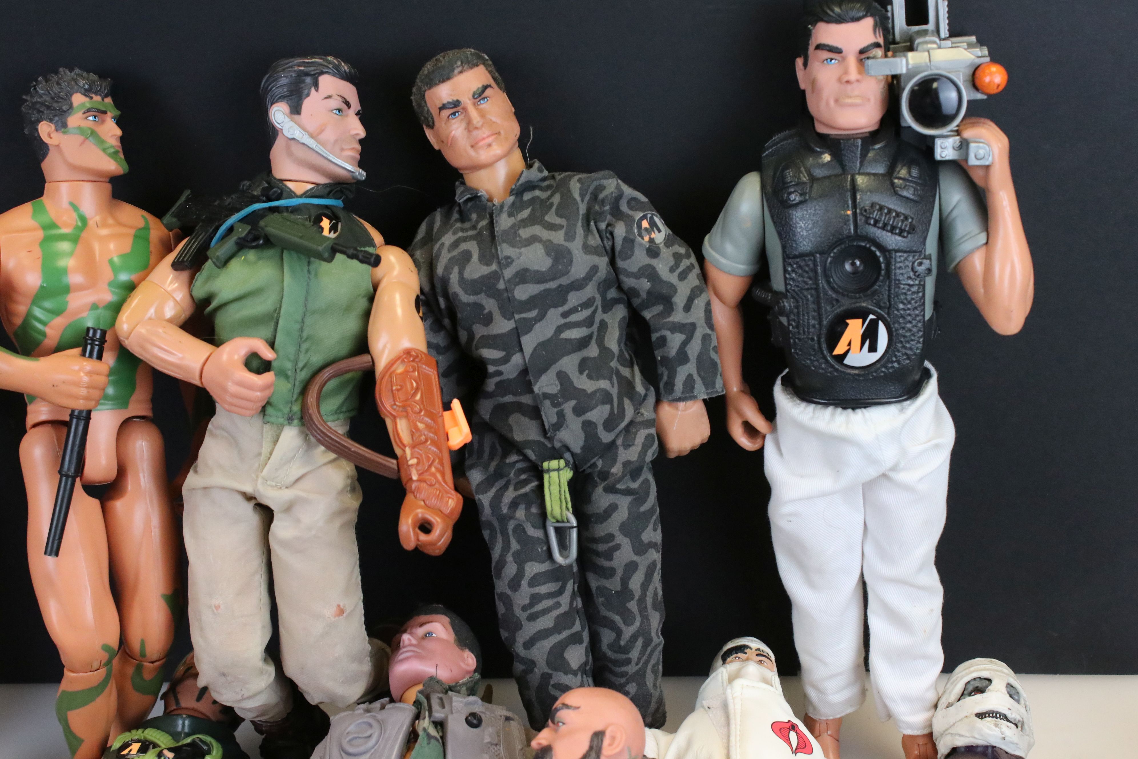 Action Man - Large collection of Hasbro Action man to include 15 x figures, clothing, weapons, - Image 5 of 6