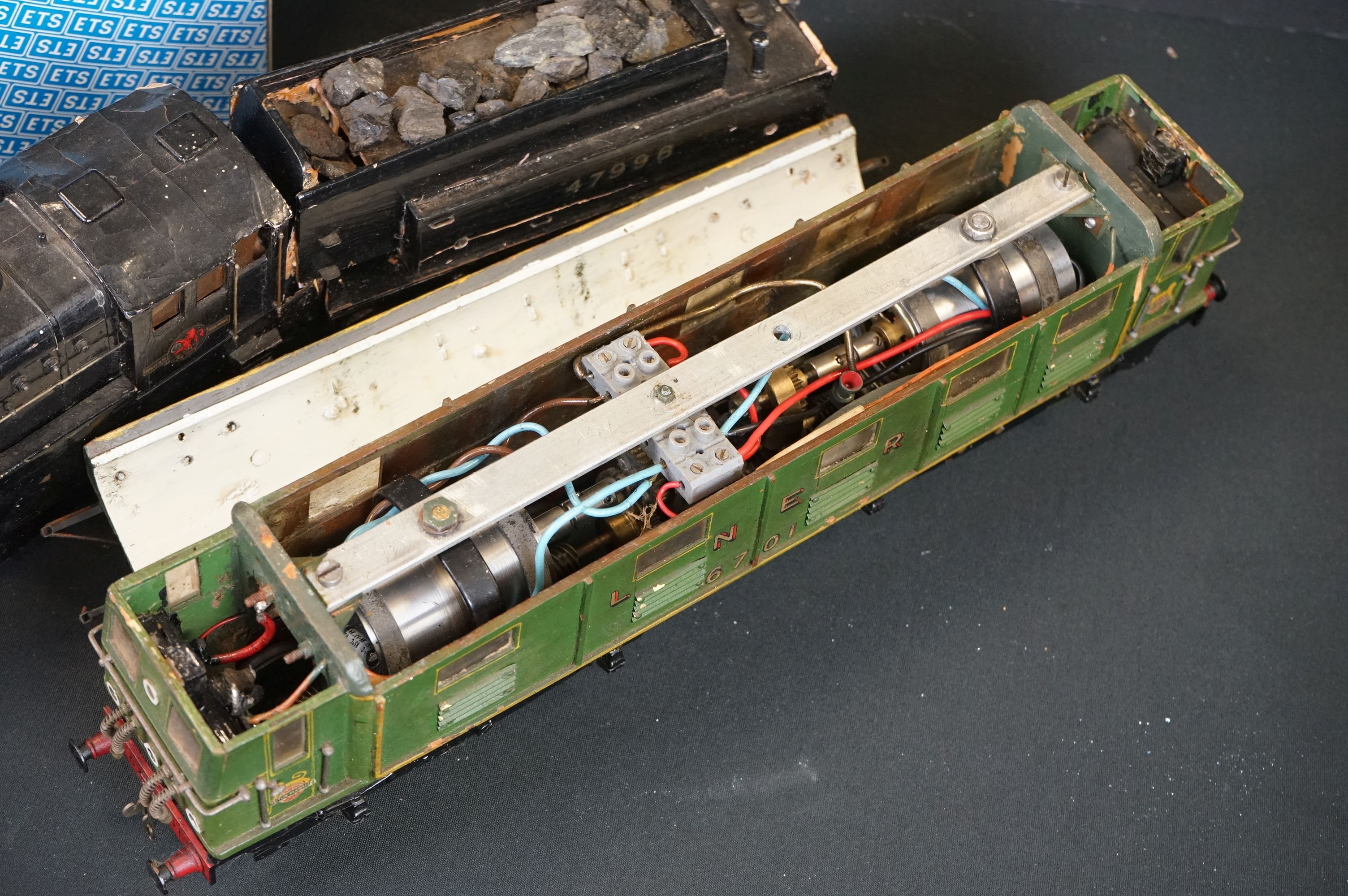 Two scratch /kit built wooden & metal O gauge locomotives in a play worn condition with loose - Image 3 of 8