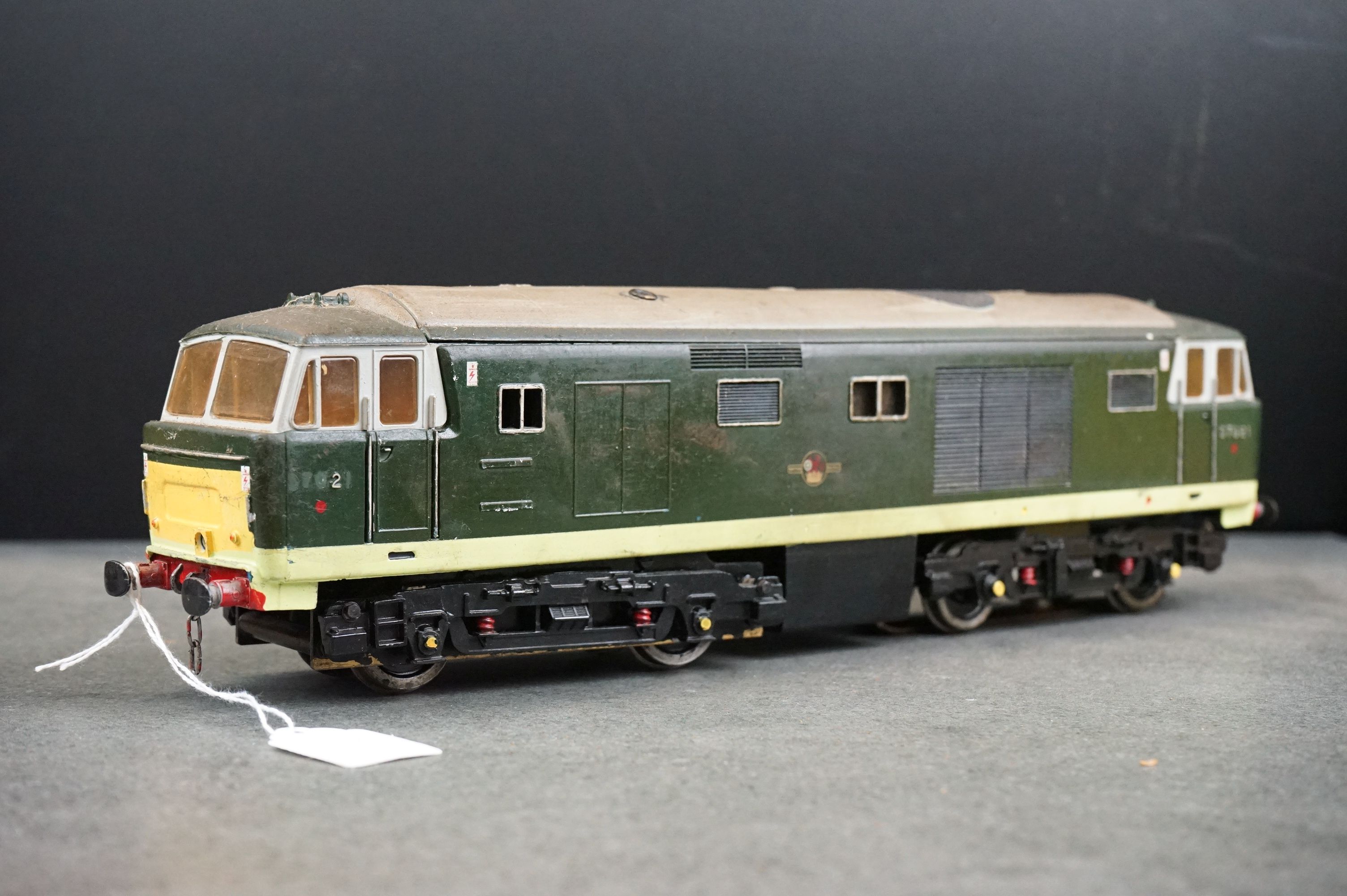 Three kit built O gauge Diesel locomotives in BR green livery to include D7043, D7054 & D7021, - Image 16 of 18