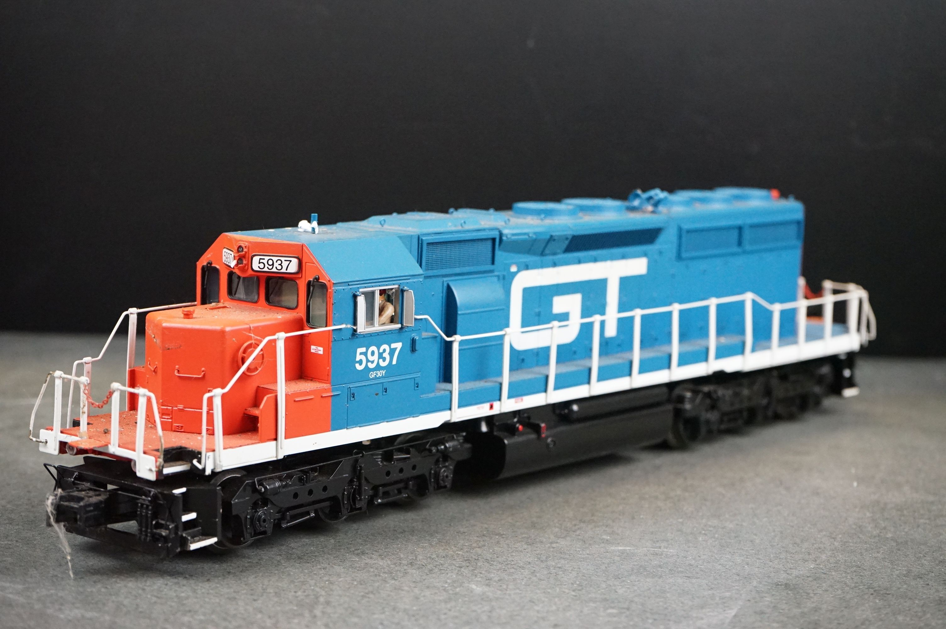 Boxed MTH Electric Trains O gauge 20-20024-3 SD40-2 Diesel Engine Grand Trunk Western (#5937) - Image 2 of 7