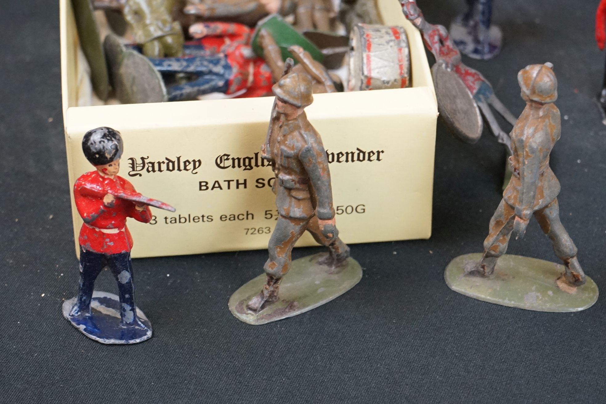 Collection of mid 20th C metal figures to include boxed Britains 199 Motor Machine Gun Corps ( - Image 19 of 19