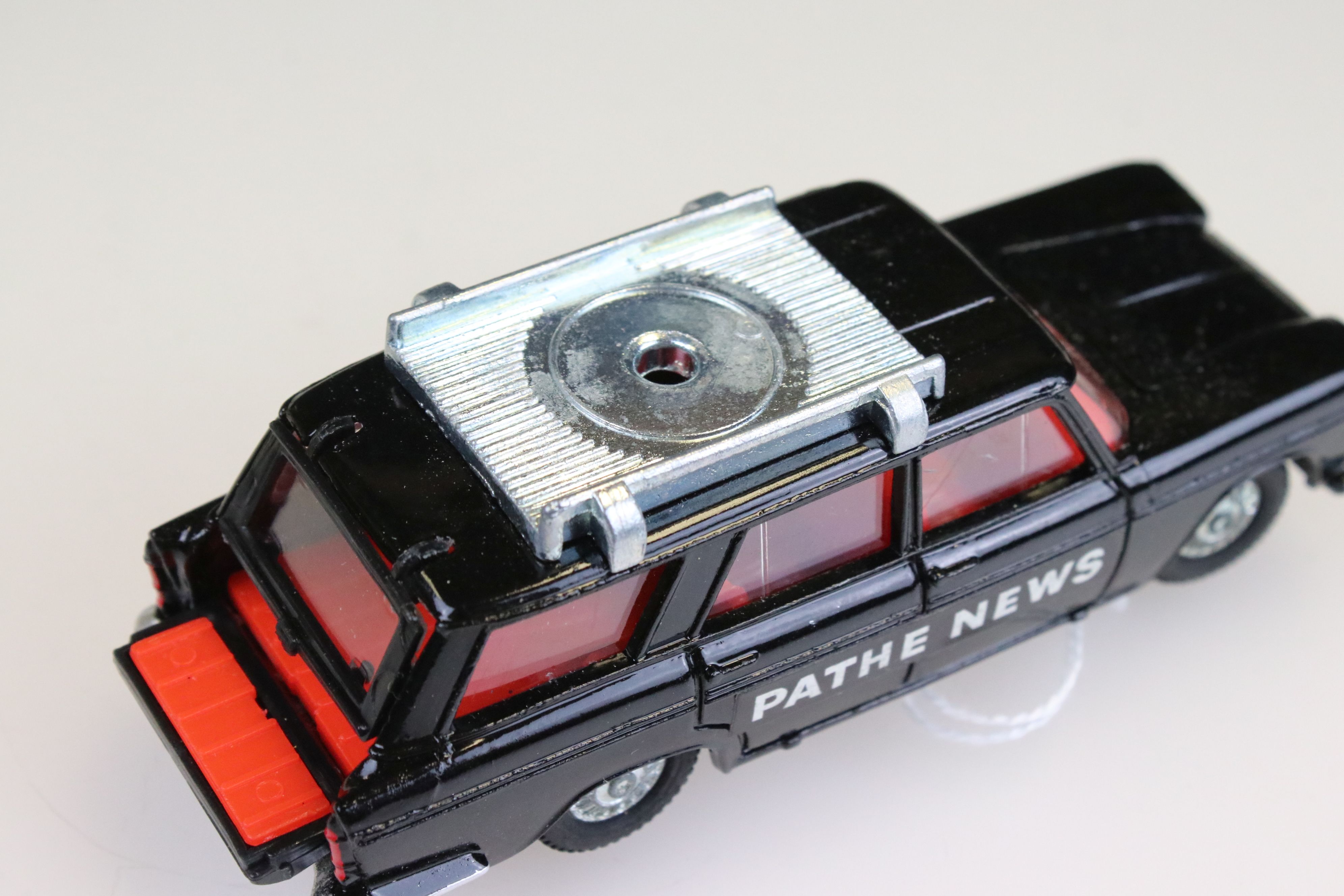 Boxed Dinky 281 Pathe News Camera Car diecast model complete with cameraman figure, diecast & decals - Image 6 of 12