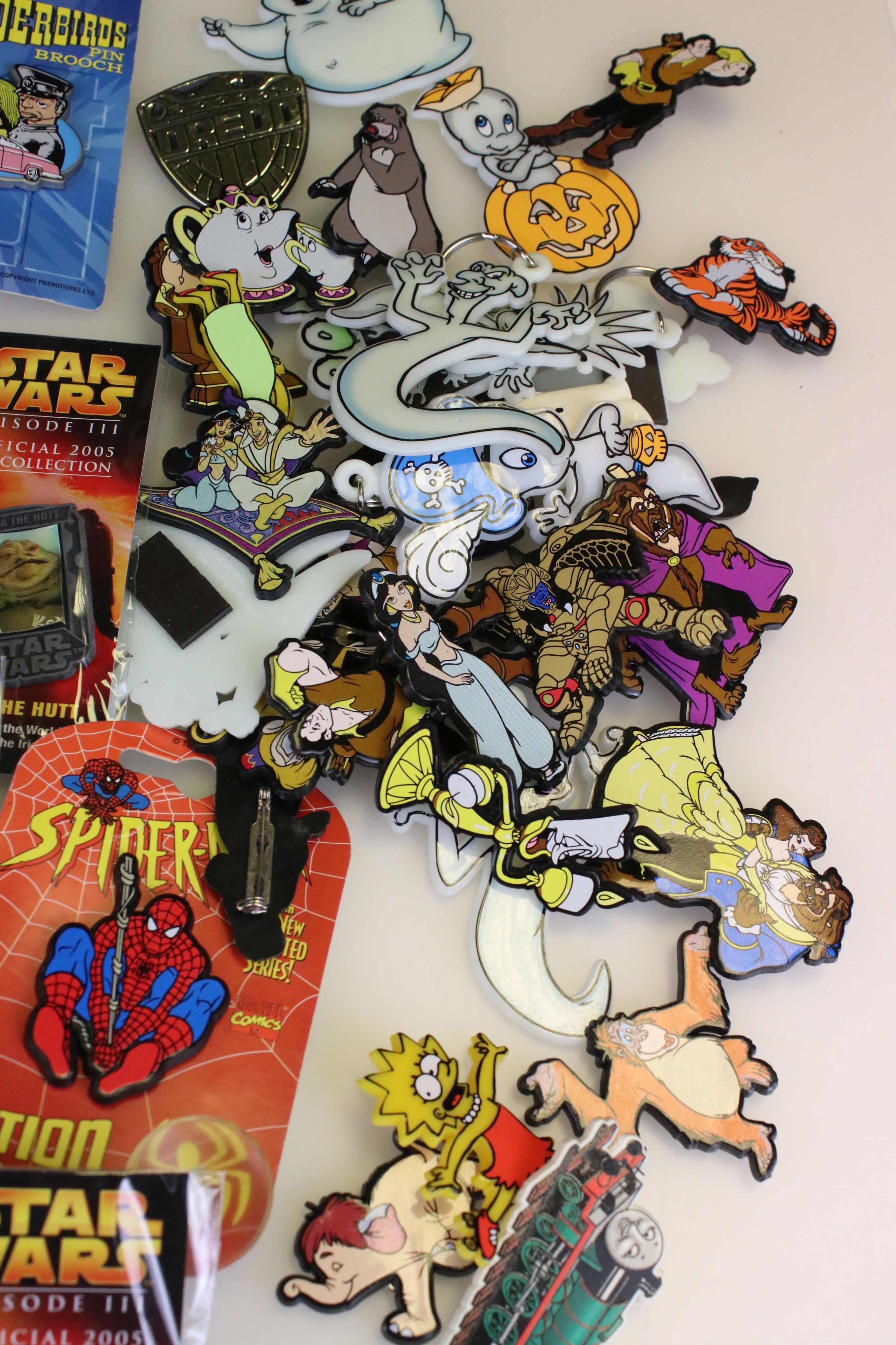 Group of vintage plastic TV & Film related pin badges to include Disney, Casper, Thunderbirds, The - Image 8 of 8