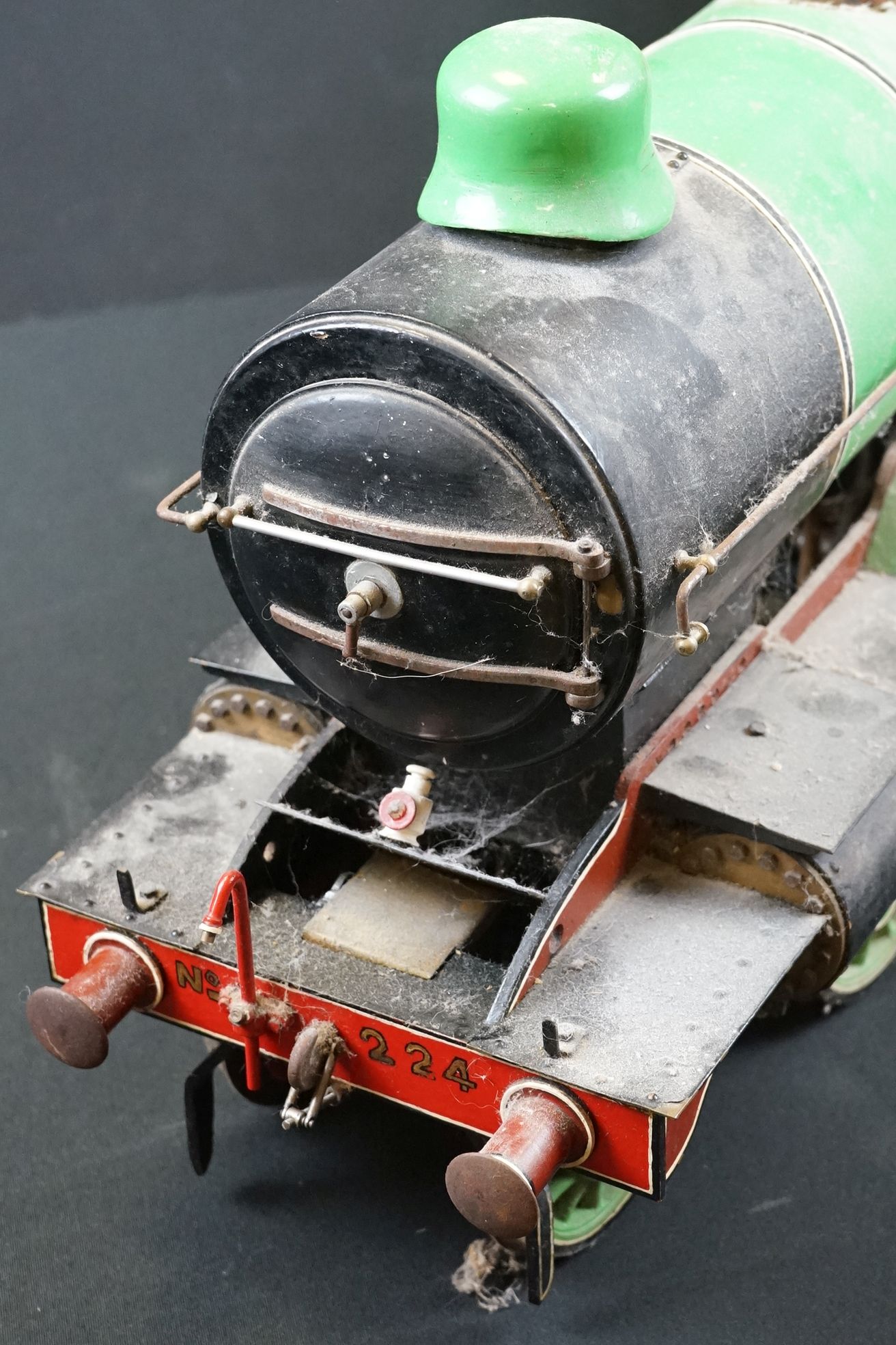 Impressive kit/scratch built 4-4-2 live steam locomotive in green livery, painted 224 GNR, wheel - Image 15 of 20
