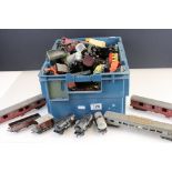 Over 40 x OO gauge items of rolling stock to include coaches, tankers and wagons featuring Hornby