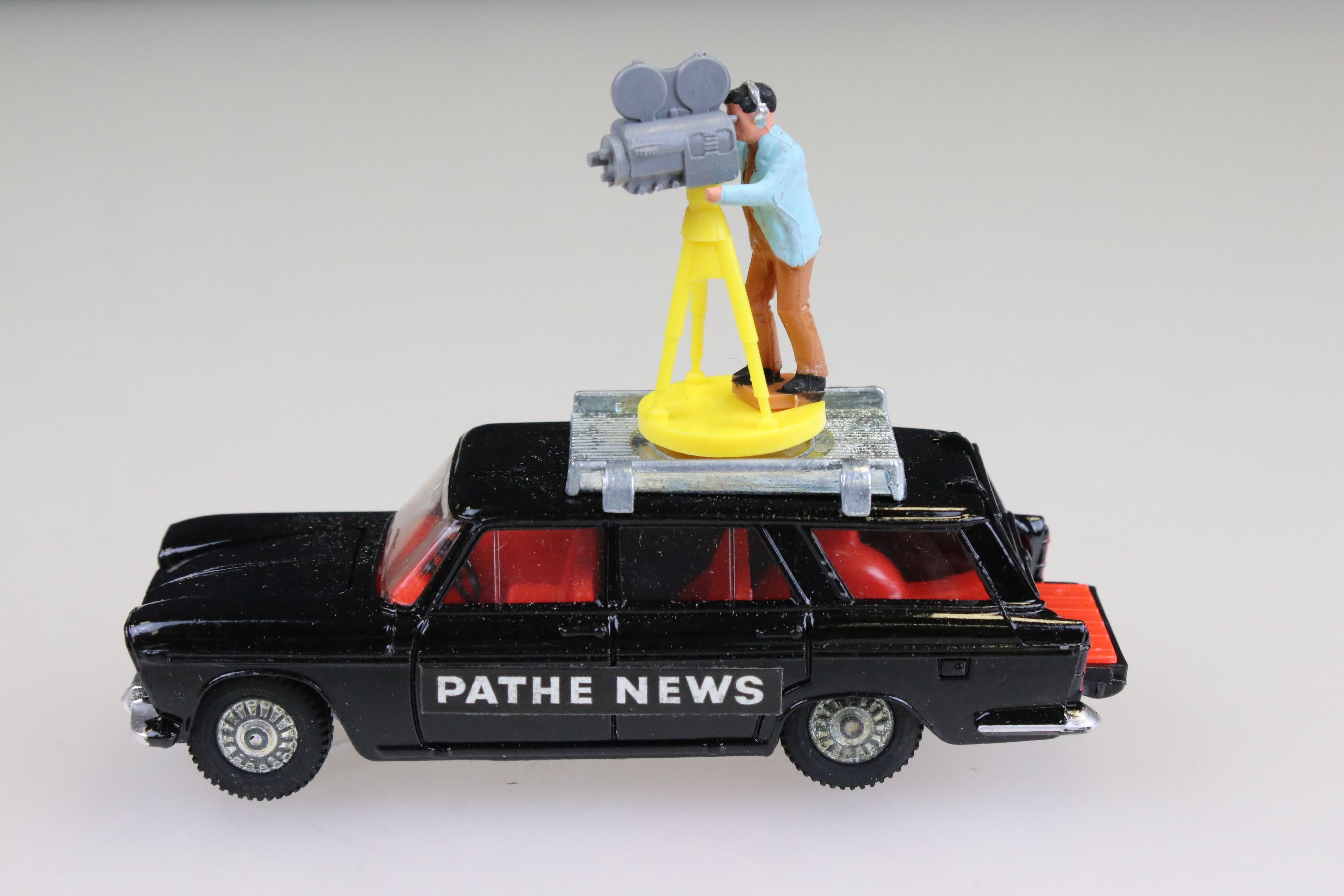 Boxed Dinky 281 Pathe News Camera Car diecast model complete with cameraman figure, diecast & decals - Image 2 of 12