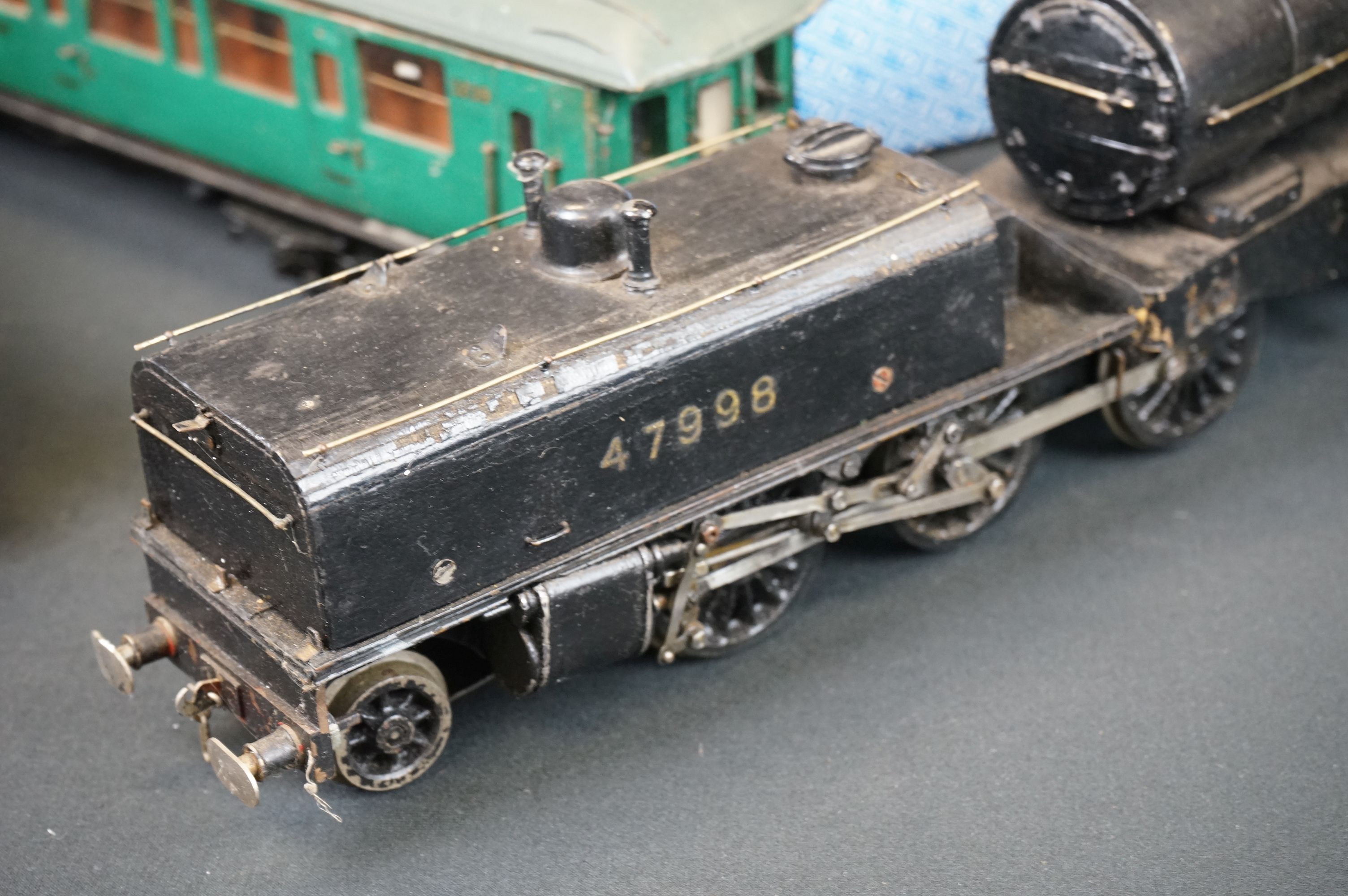 Two scratch /kit built wooden & metal O gauge locomotives in a play worn condition with loose - Image 5 of 8