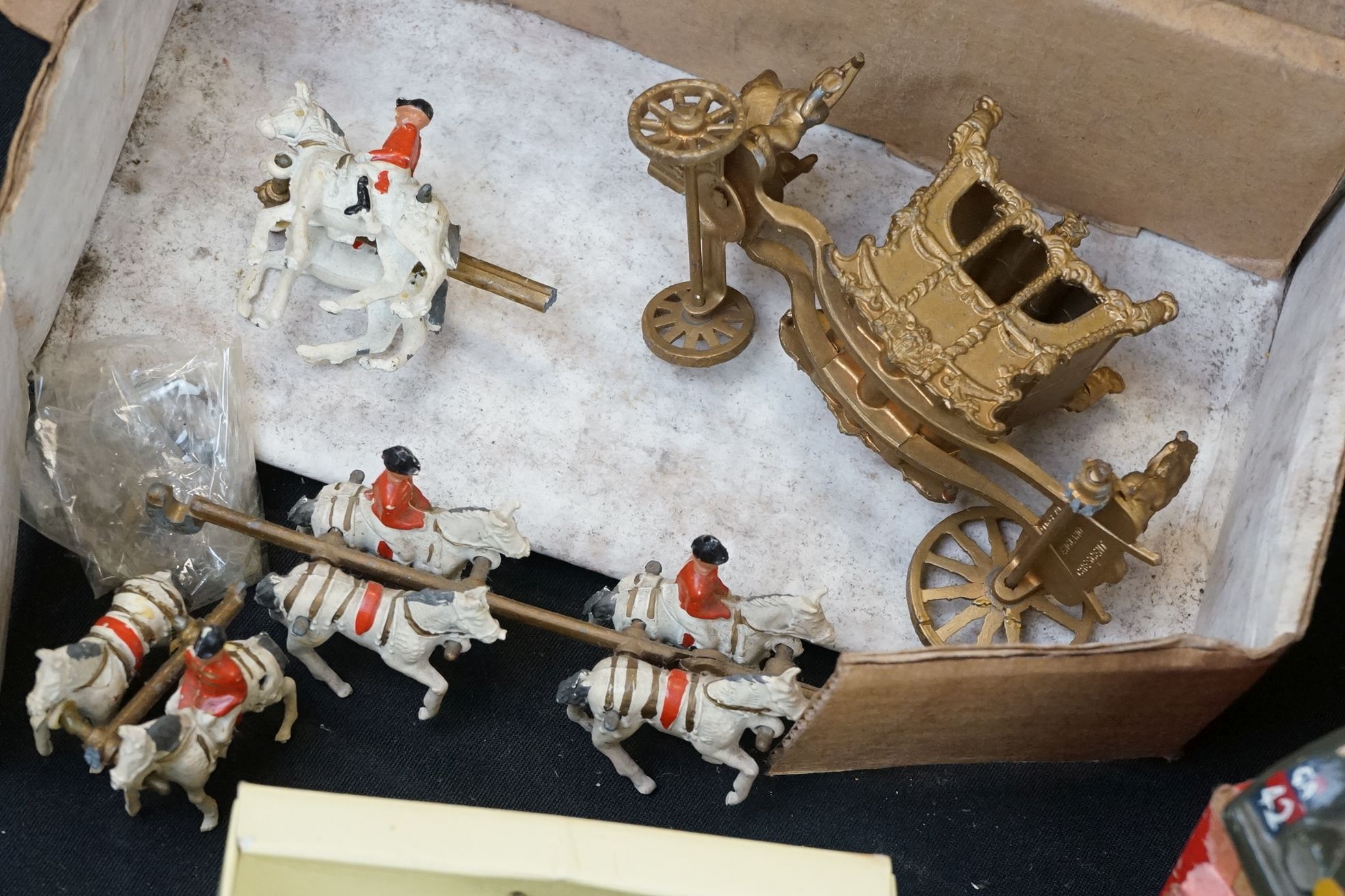 Collection of mid 20th C metal figures to include boxed Britains 199 Motor Machine Gun Corps ( - Image 17 of 19