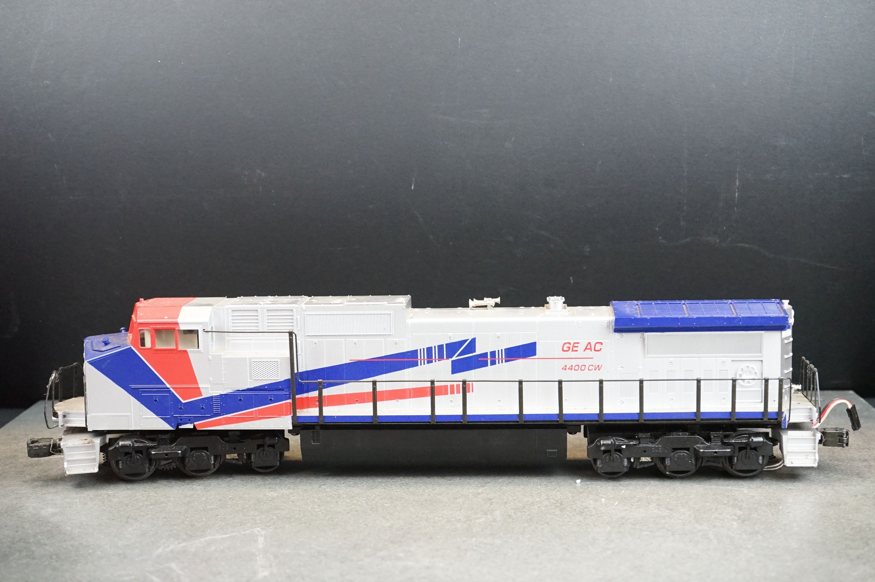 Boxed MTH Electric Trains O gauge 20-2160-1 GE Dash-9 Diesel GE Demo with Proto-Sound locomotive - Image 5 of 8