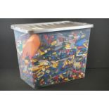 Lego - Large collection of Lego bricks and accessories featuring various colours