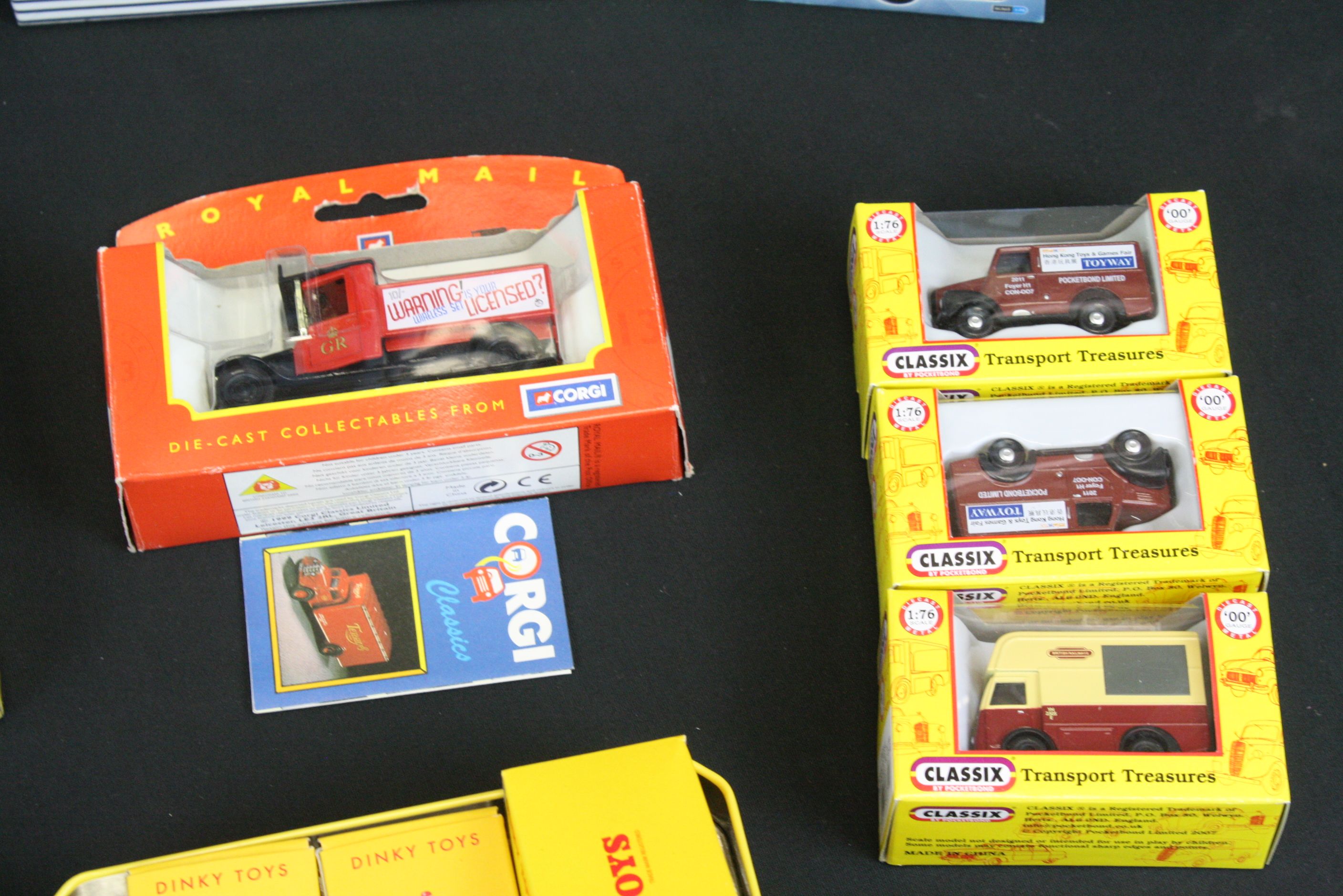 Around 50 boxed/cased diecast models to include 35 x Oxford Diecast (Automobile Company), 3 x - Image 10 of 11