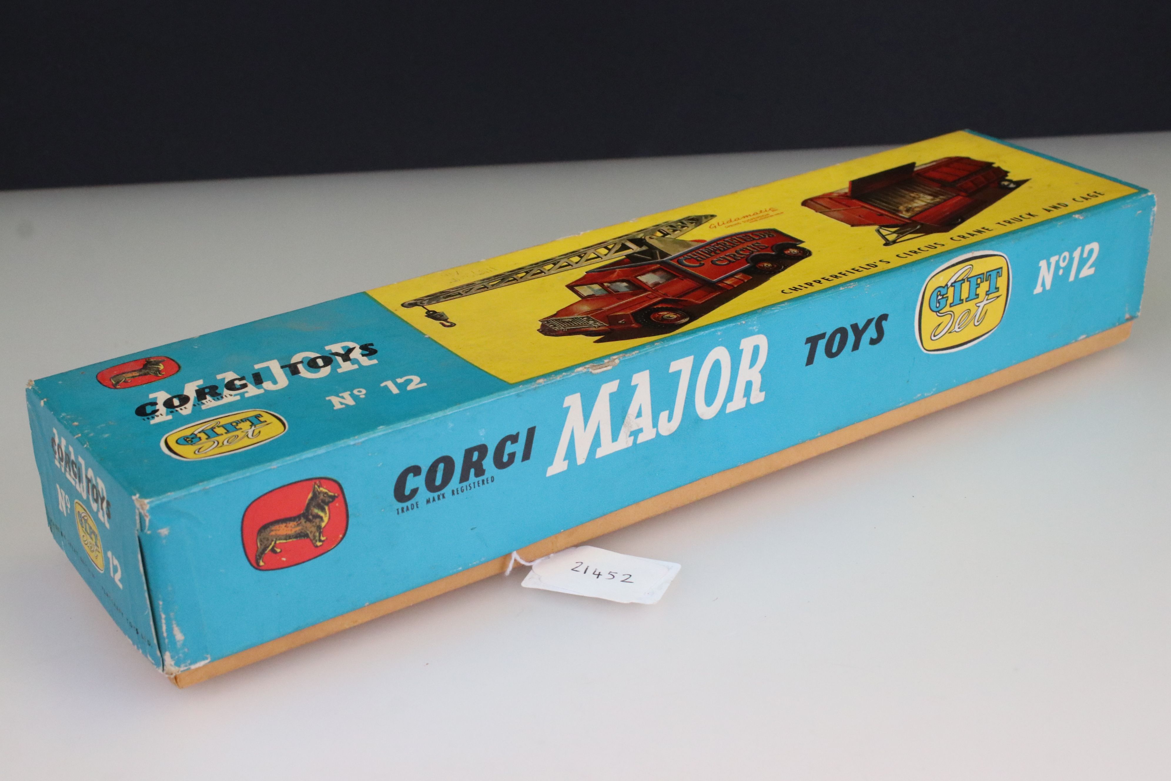 Boxed Corgi Major Gift Set No. 12 Chipperfields Circus Crane Truck and Cage in excellent condition - Image 12 of 13
