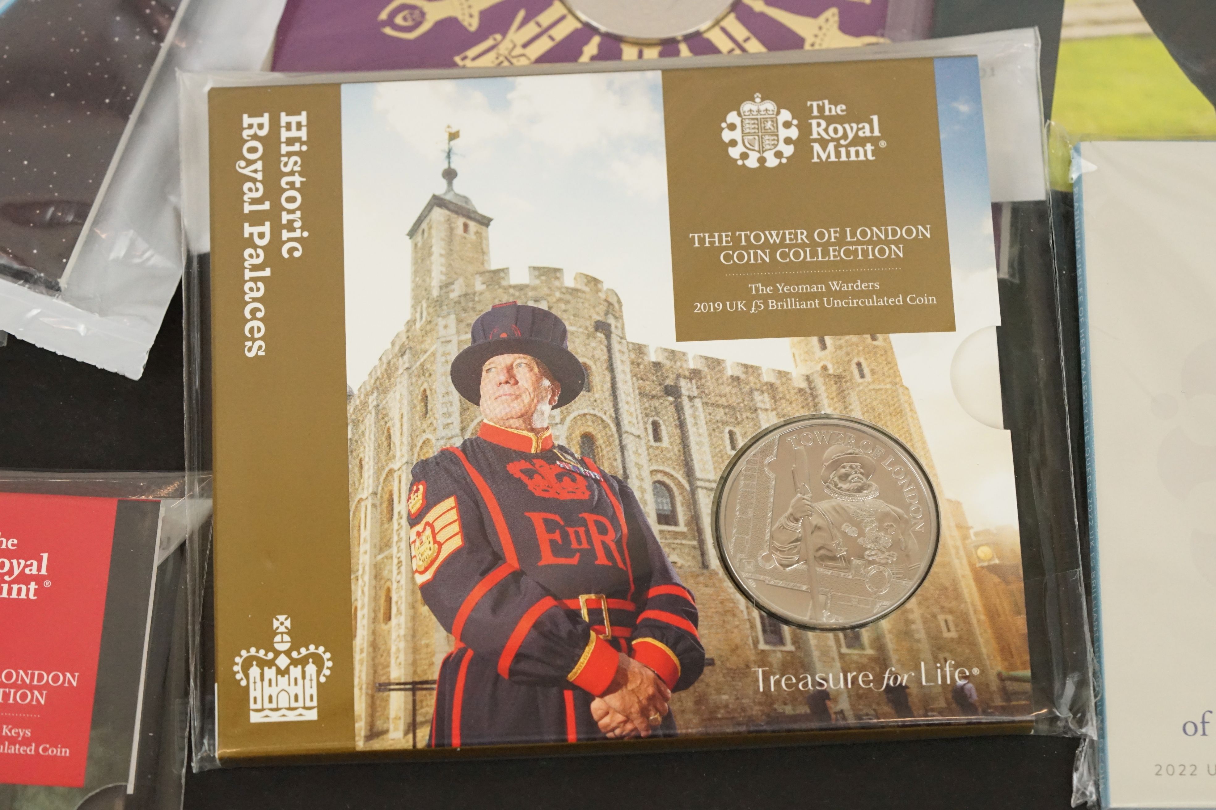 A collection of thirteen Royal Mint uncirculated £5 coins to include the 2000 Millennium coin, the - Image 8 of 13