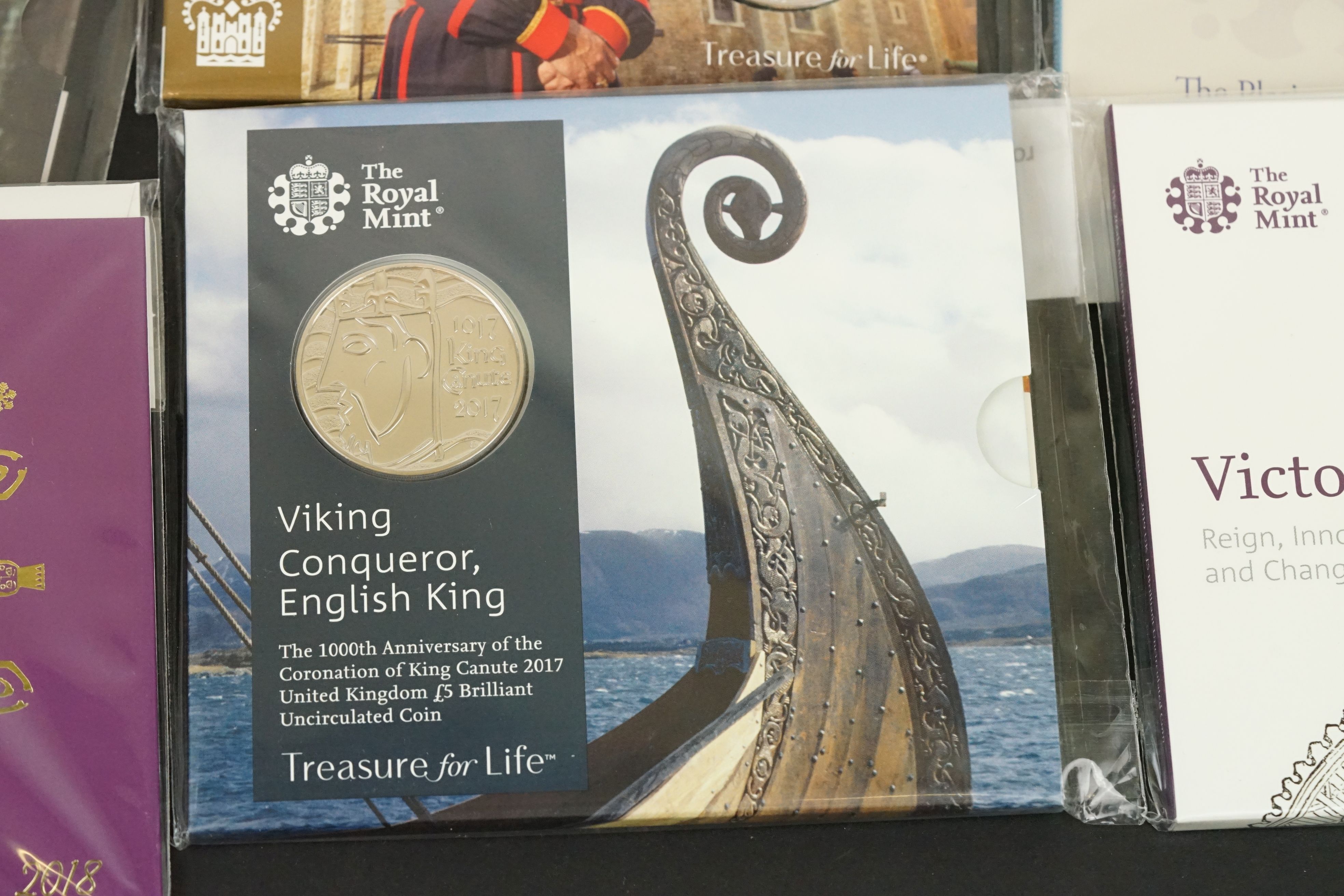 A collection of thirteen Royal Mint uncirculated £5 coins to include the 2000 Millennium coin, the - Image 3 of 13