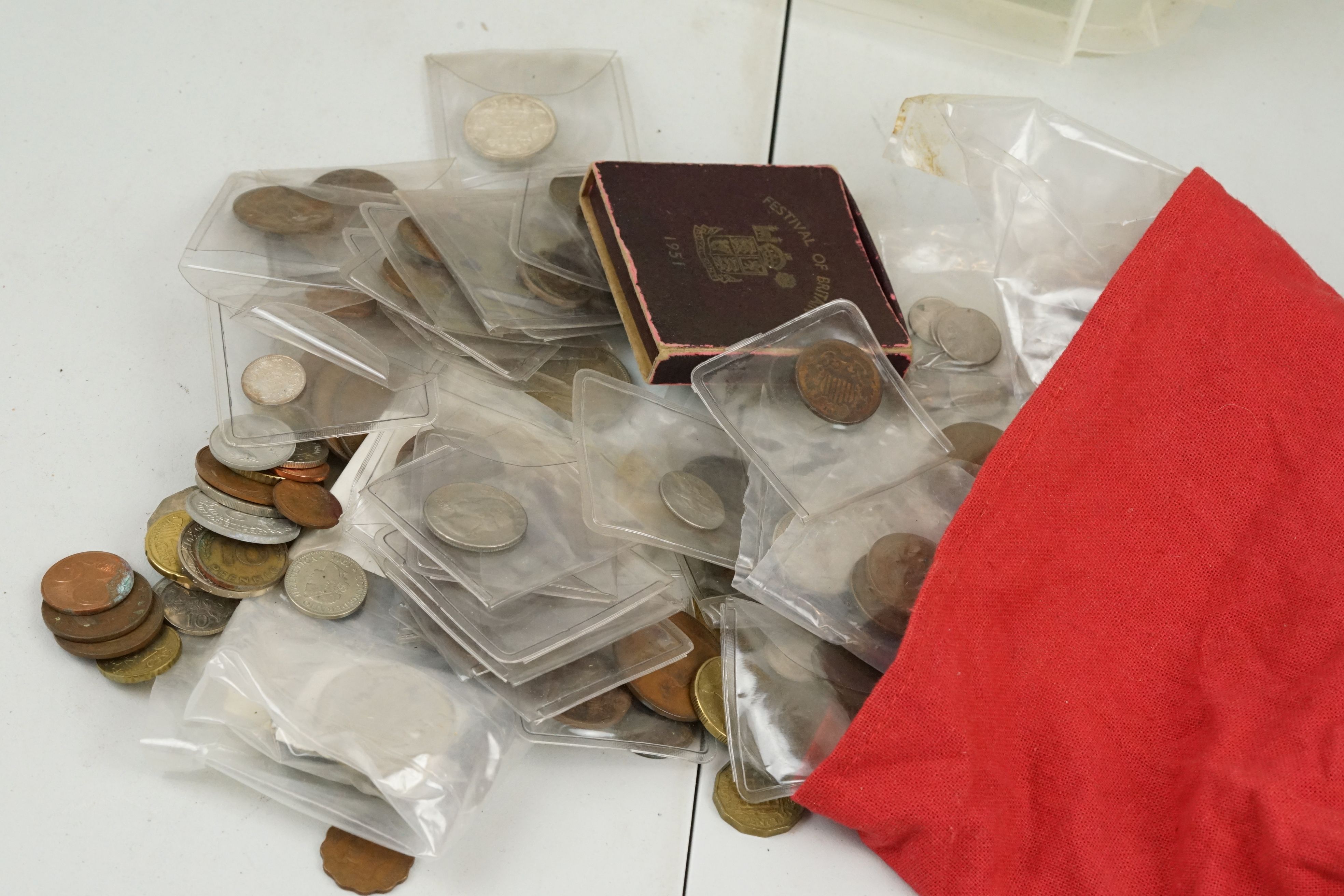 A Collection of mixed British pre decimal and foreign coins and banknotes to include a large - Image 9 of 11