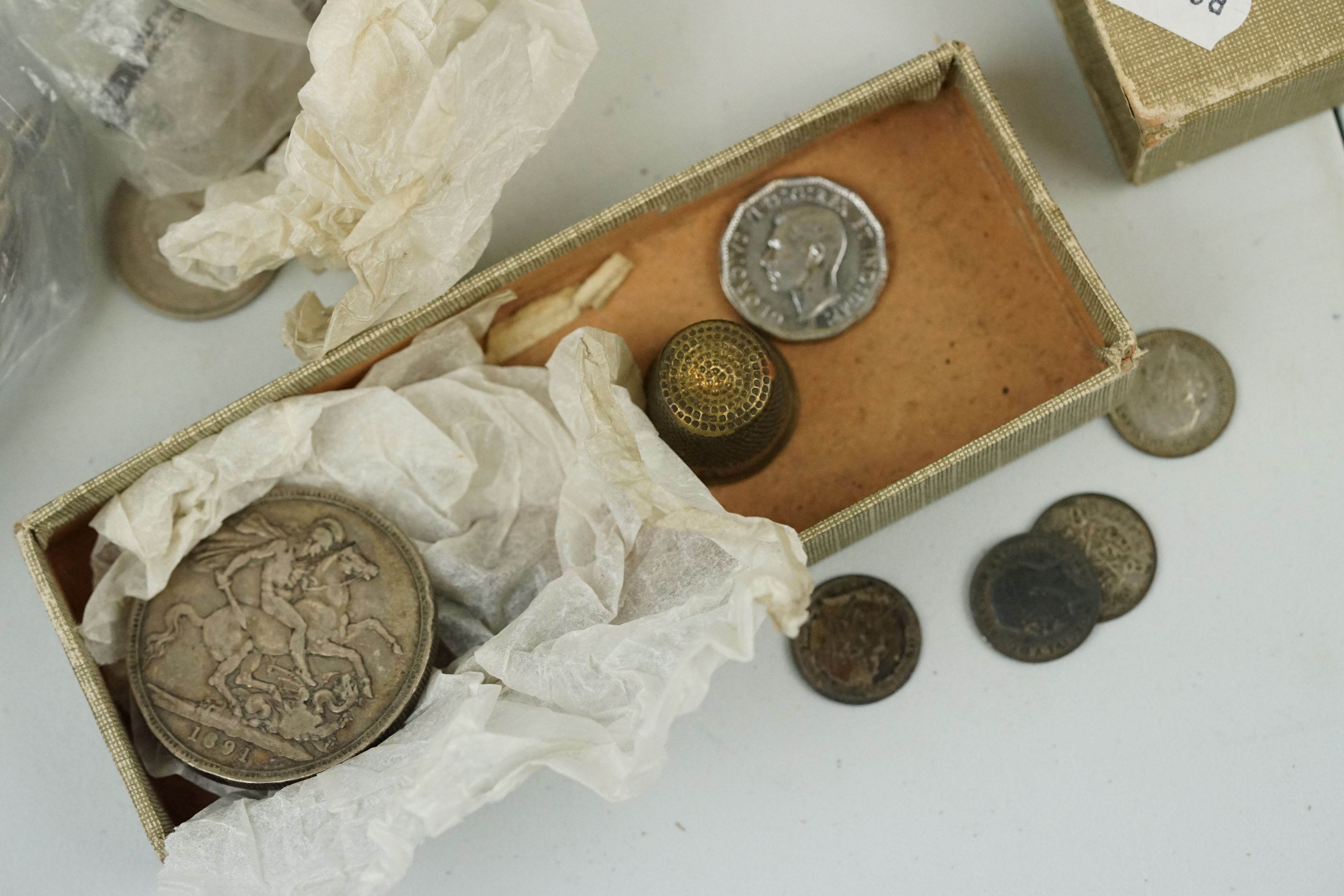 A collection of mixed mainly British pre decimal and foreign coins & banknotes to include some - Image 10 of 11