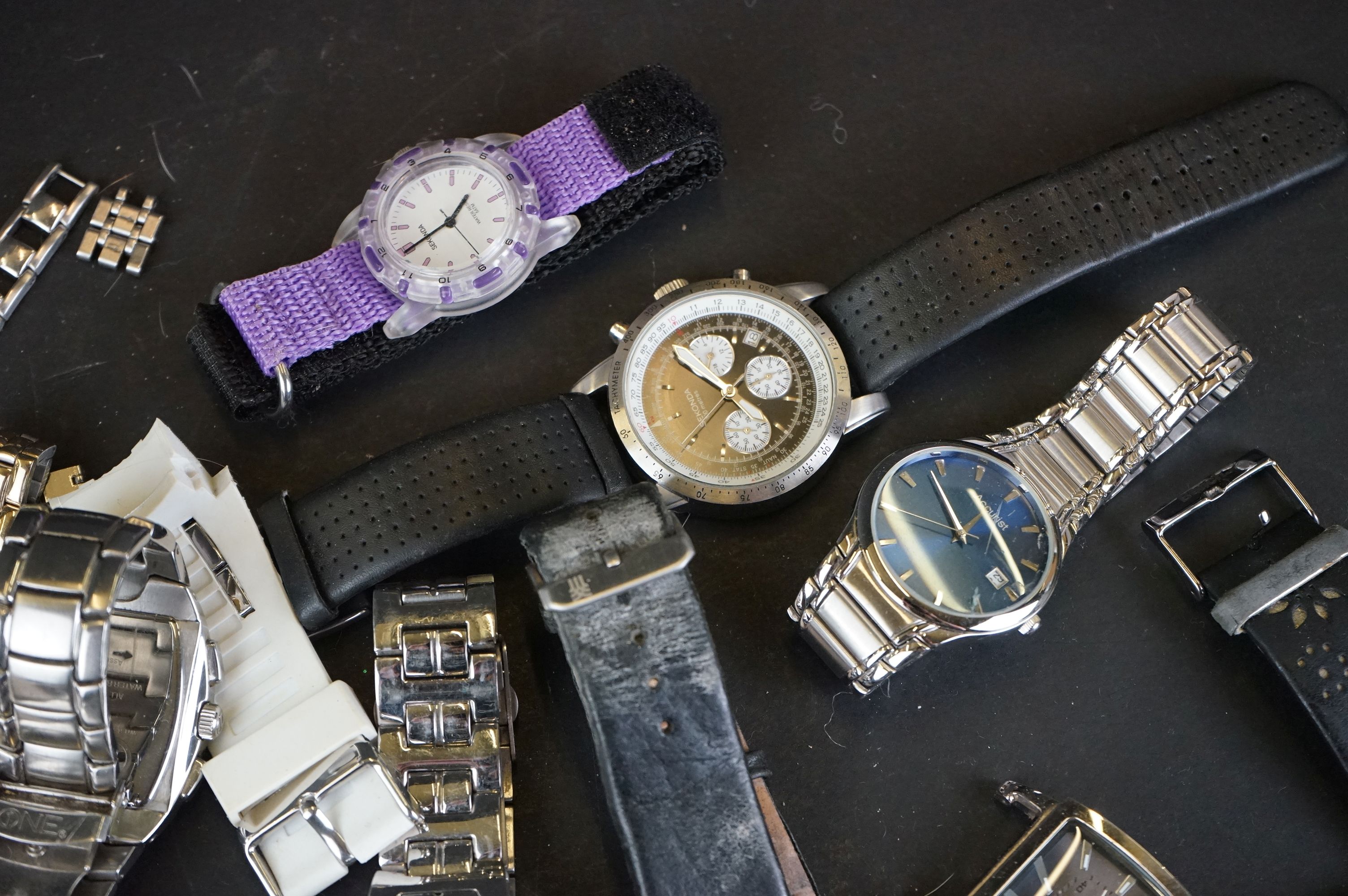 A collection of mainly contemporary wristwatches Swatch and Timex examples. - Image 4 of 7