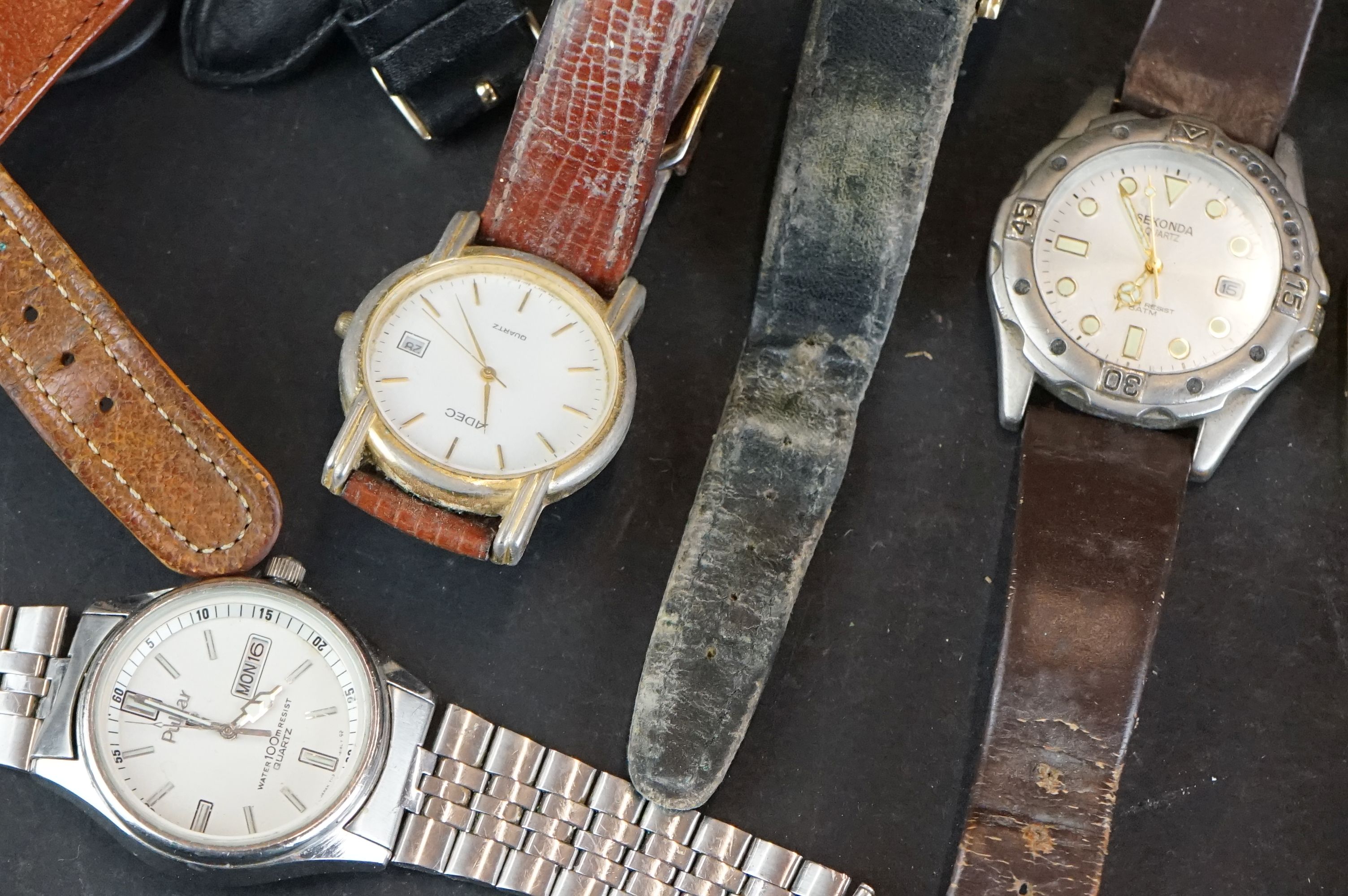 Collection of gentlemen's watches to include vintage Swiss and LCD examples - Image 5 of 6