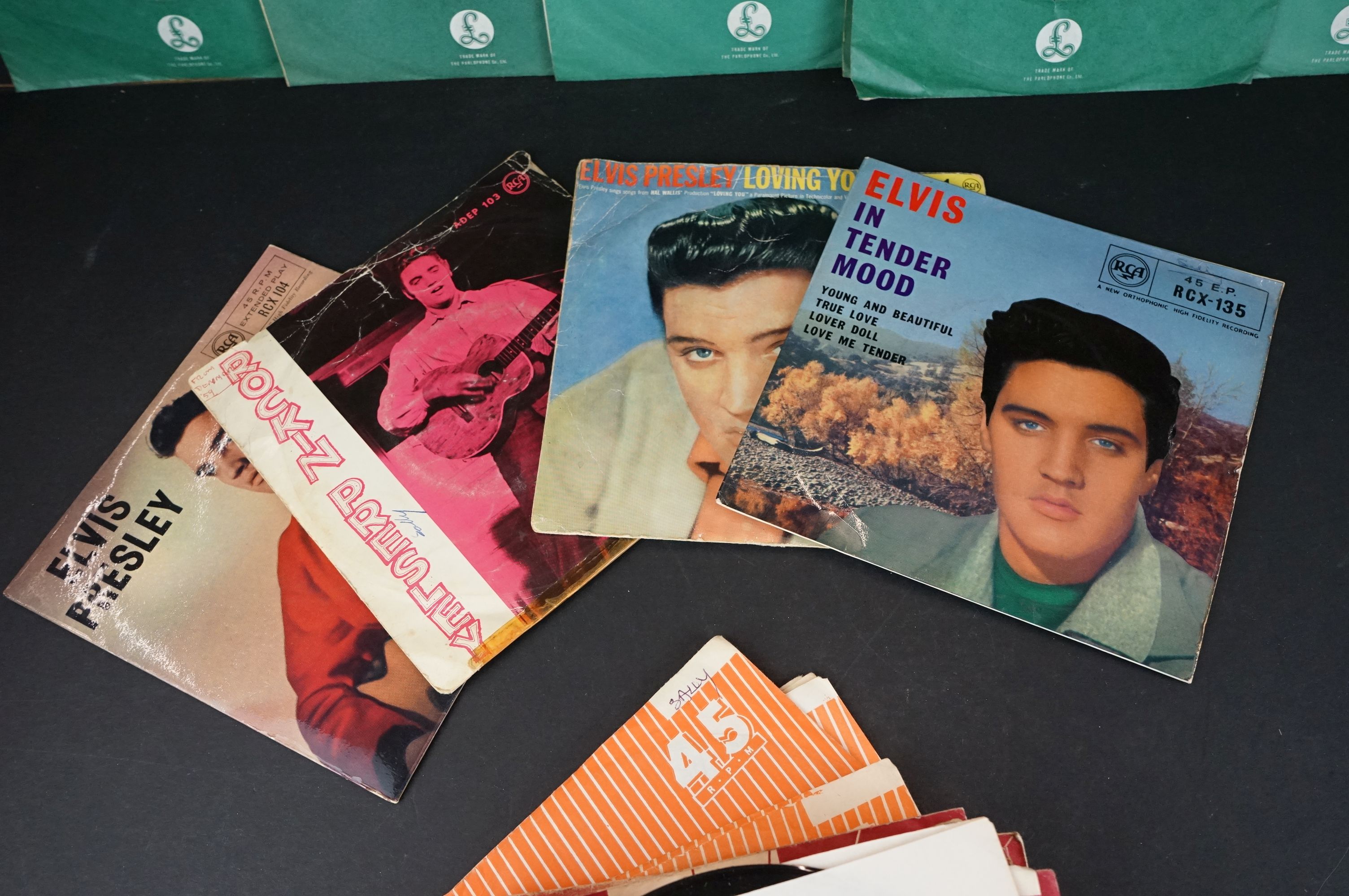 A small collection of 7" single vinyl records to include The Beatles, The Rolling Stones and Elvis - Image 7 of 7