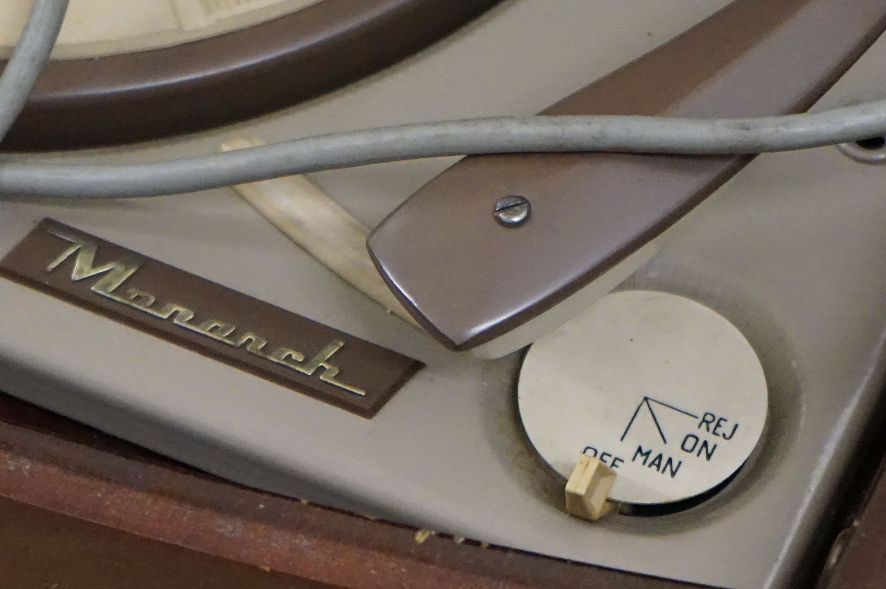 A vintage wooden cased HMV radio together with a wooden cased Monarch record player. - Image 7 of 8