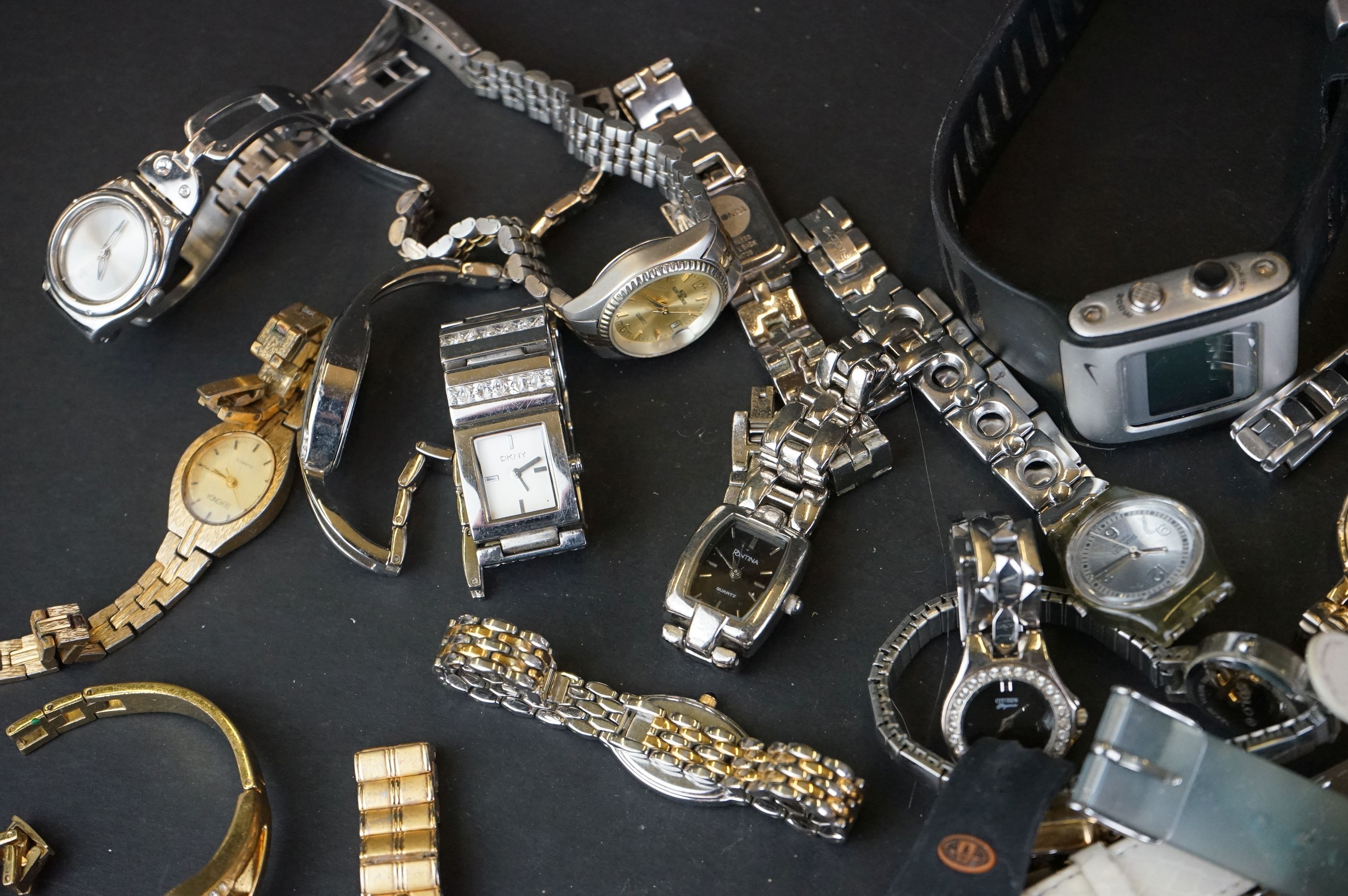 A collection of mainly contemporary wristwatches Swatch and Timex examples. - Image 6 of 7