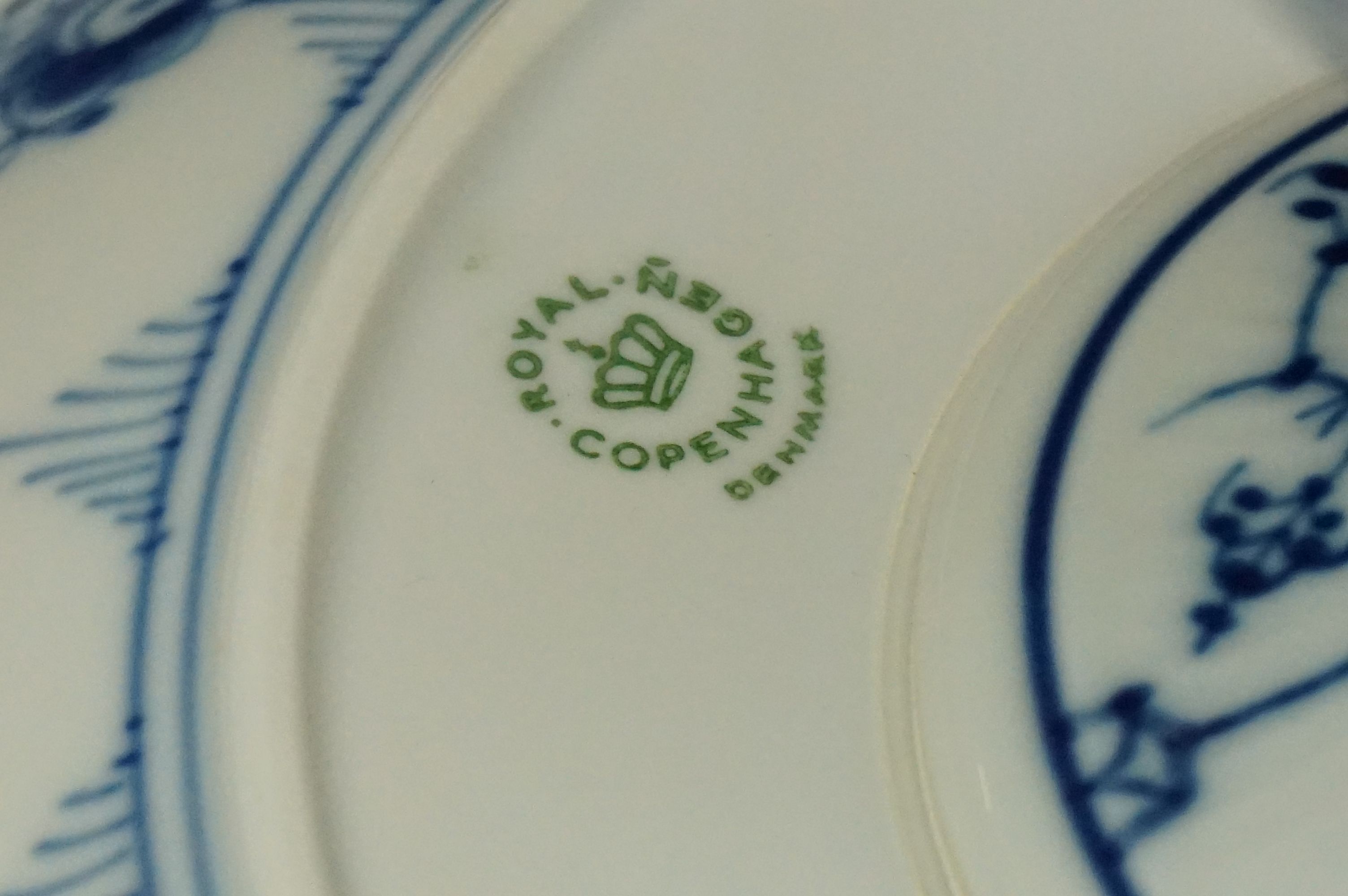 Royal Copenhagen Porcelain Tazza decorated in underglaze blue in the onion pattern, marked 1/1022, - Image 7 of 8