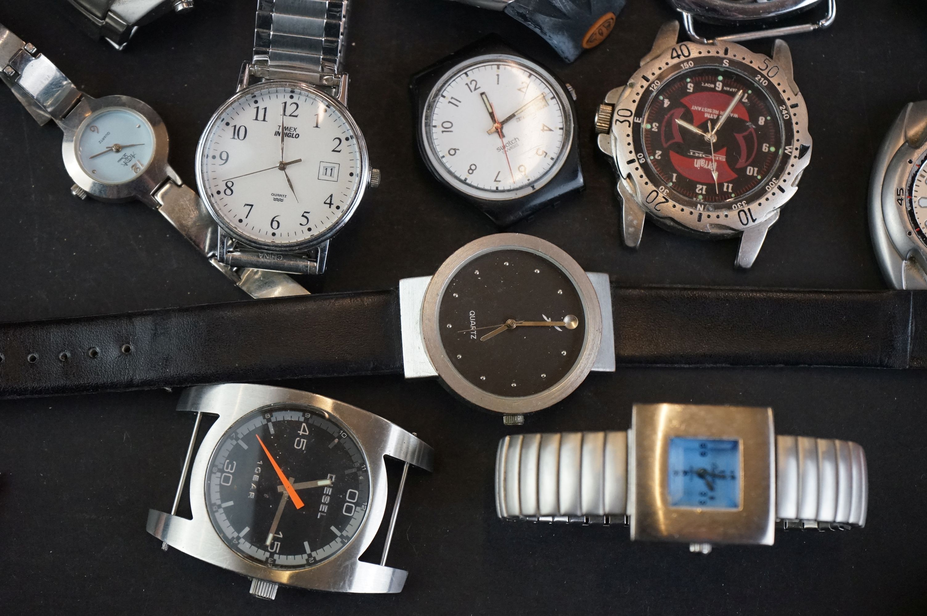 A collection of mainly contemporary wristwatches Swatch and Timex examples. - Image 3 of 7