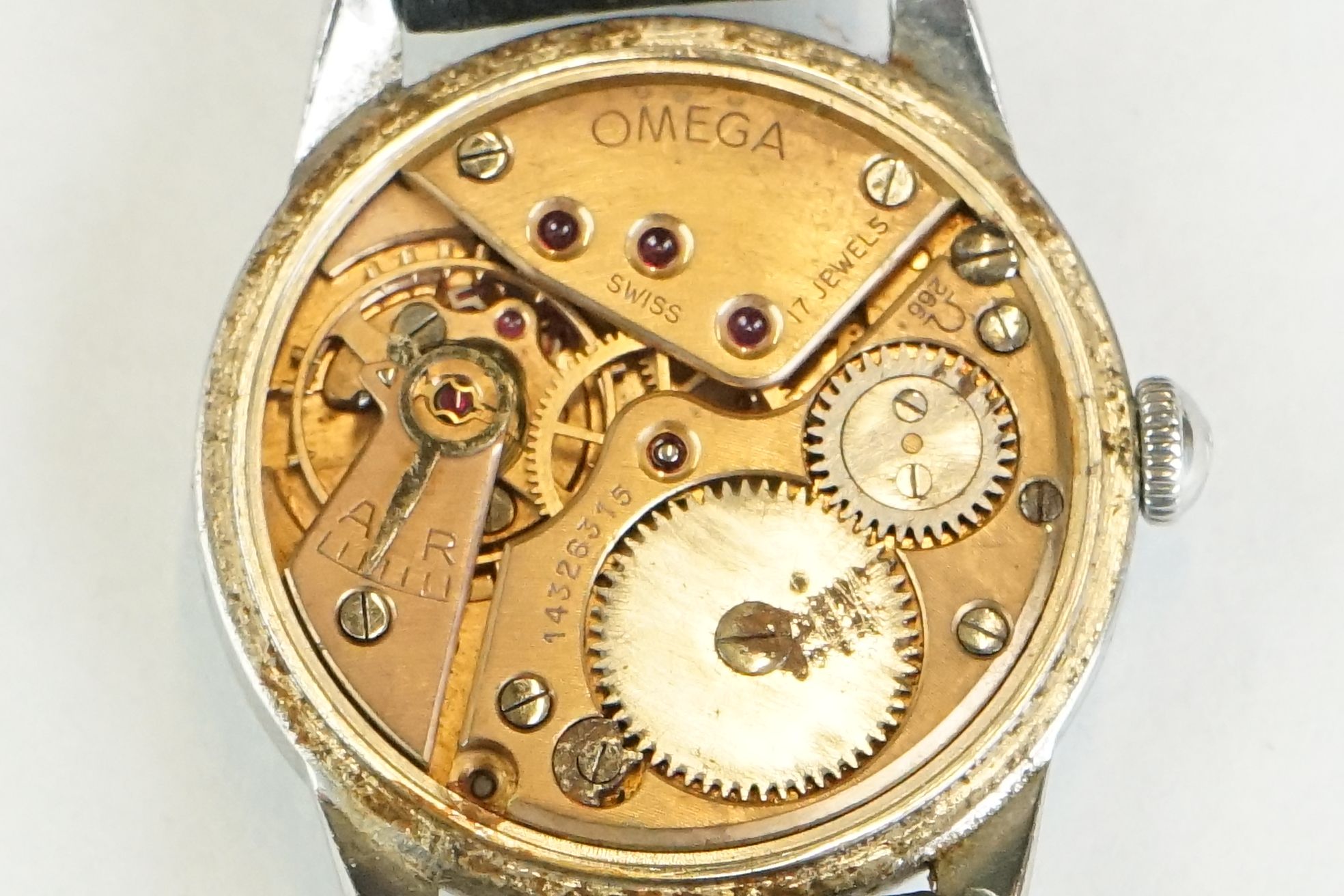 A vintage Gents Omega Geneve wristwatch together with a Longines movement. - Image 11 of 12