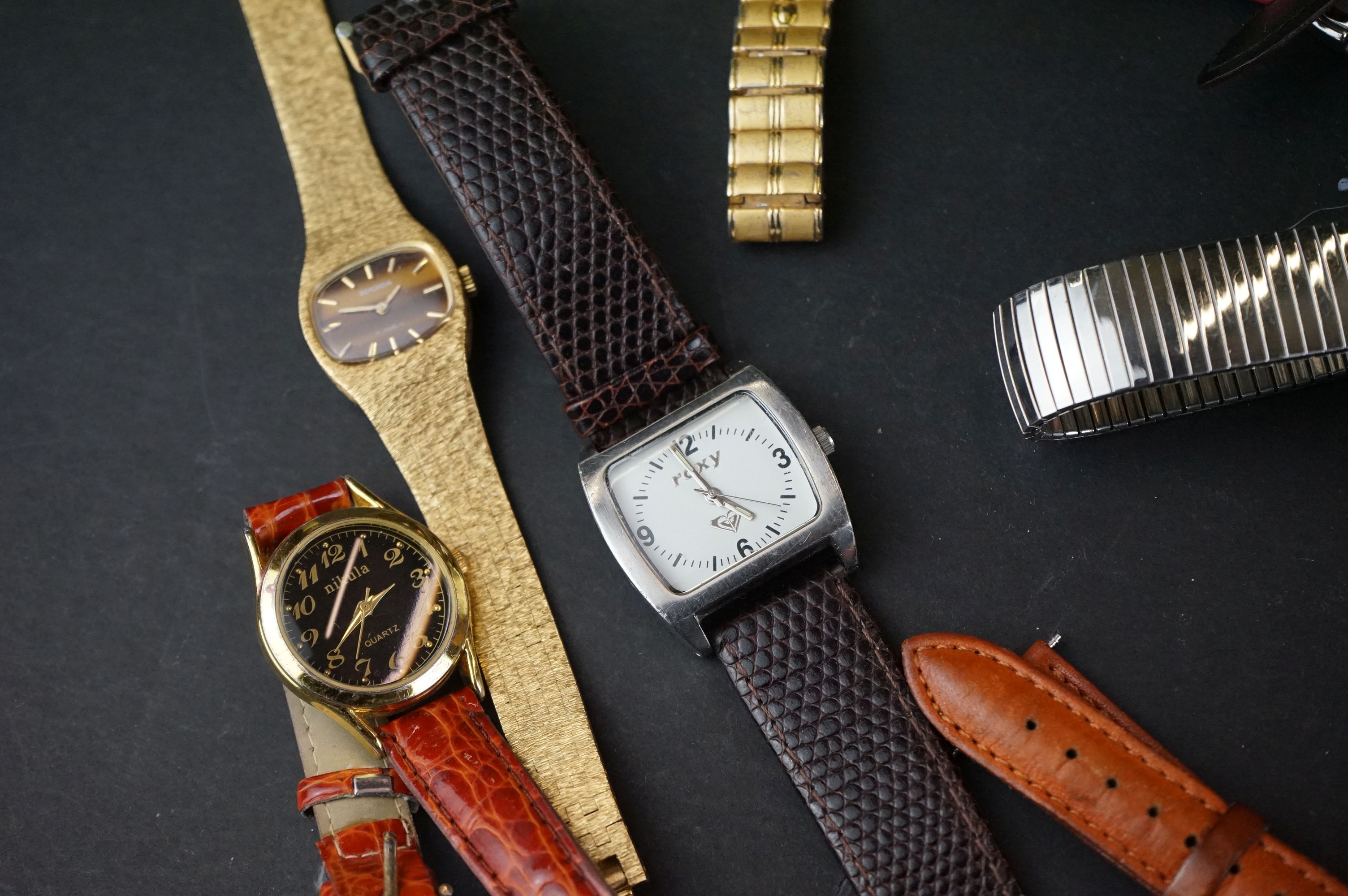 A collection of mainly contemporary wristwatches Swatch and Timex examples. - Image 7 of 7