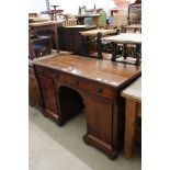 Early 19th century Mahogany Twin Pedestal Desk with two drawers over an arched kneehole and two