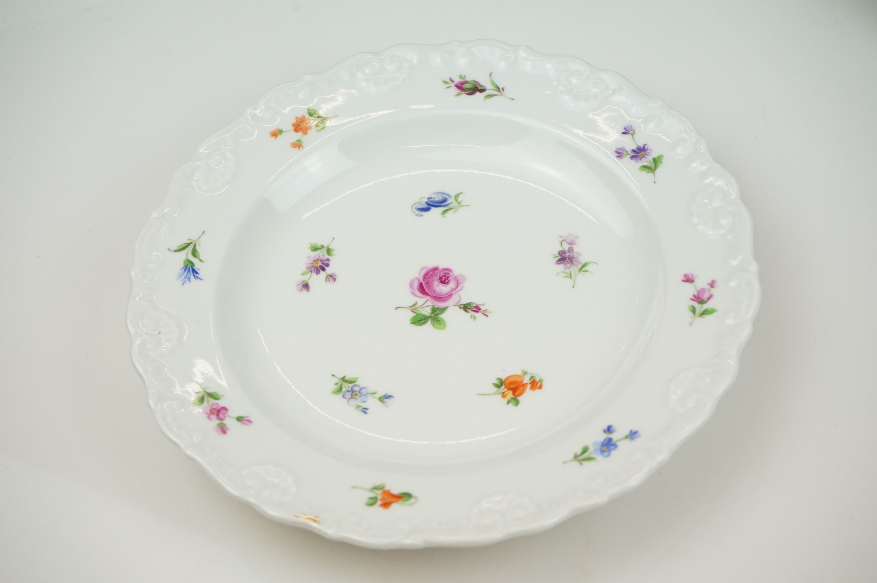 Set of Six Meissen Porcelain Tea Plates decorated with flowers, blue under-glazed cross swords mark, - Image 3 of 9